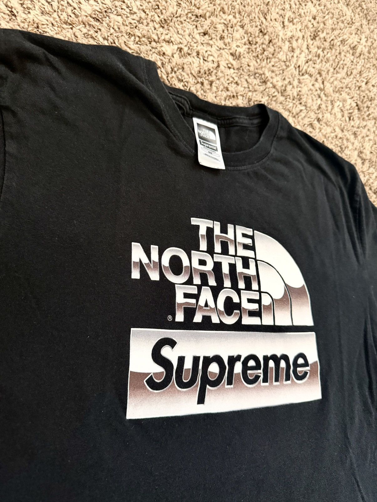 Supreme supreme x north face metallic logo Size US M / EU 48-50 / 2 - 2 Thumbnail