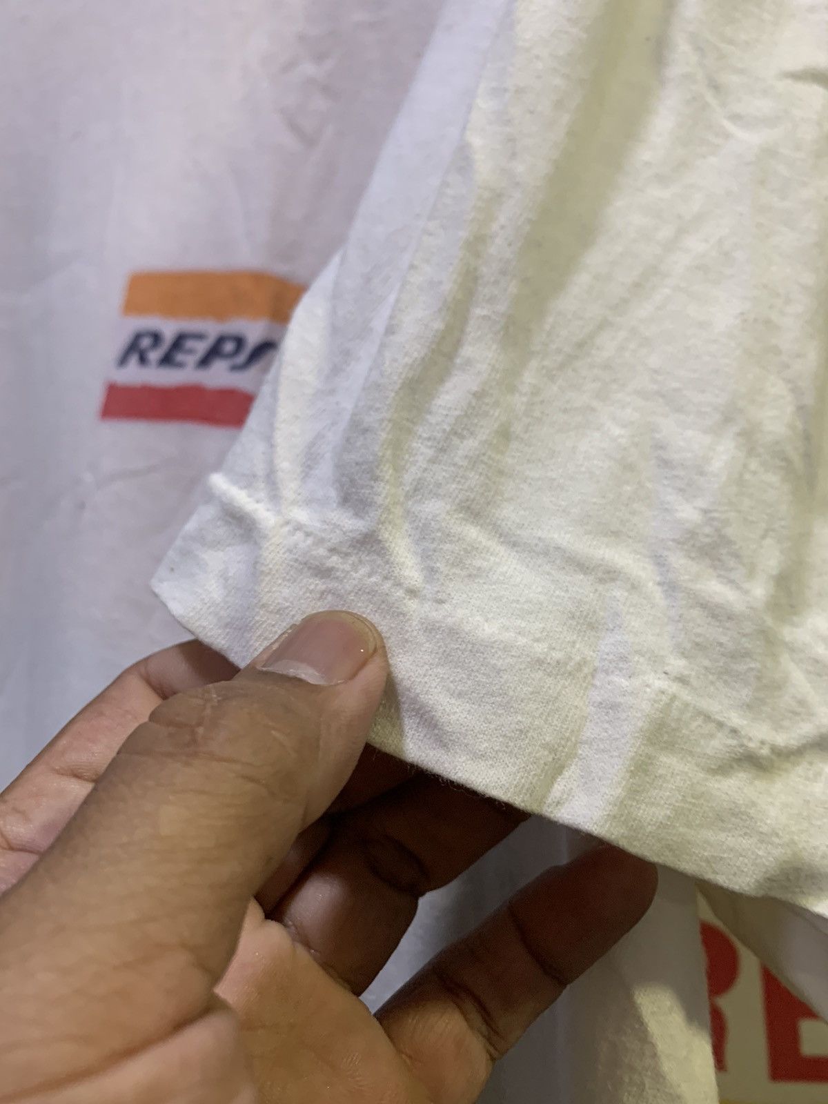 Vintage Vintage REPSOL “Logo Pocket” Racing Single Stitch Tee Size US XL / EU 56 / 4 - 4 Thumbnail