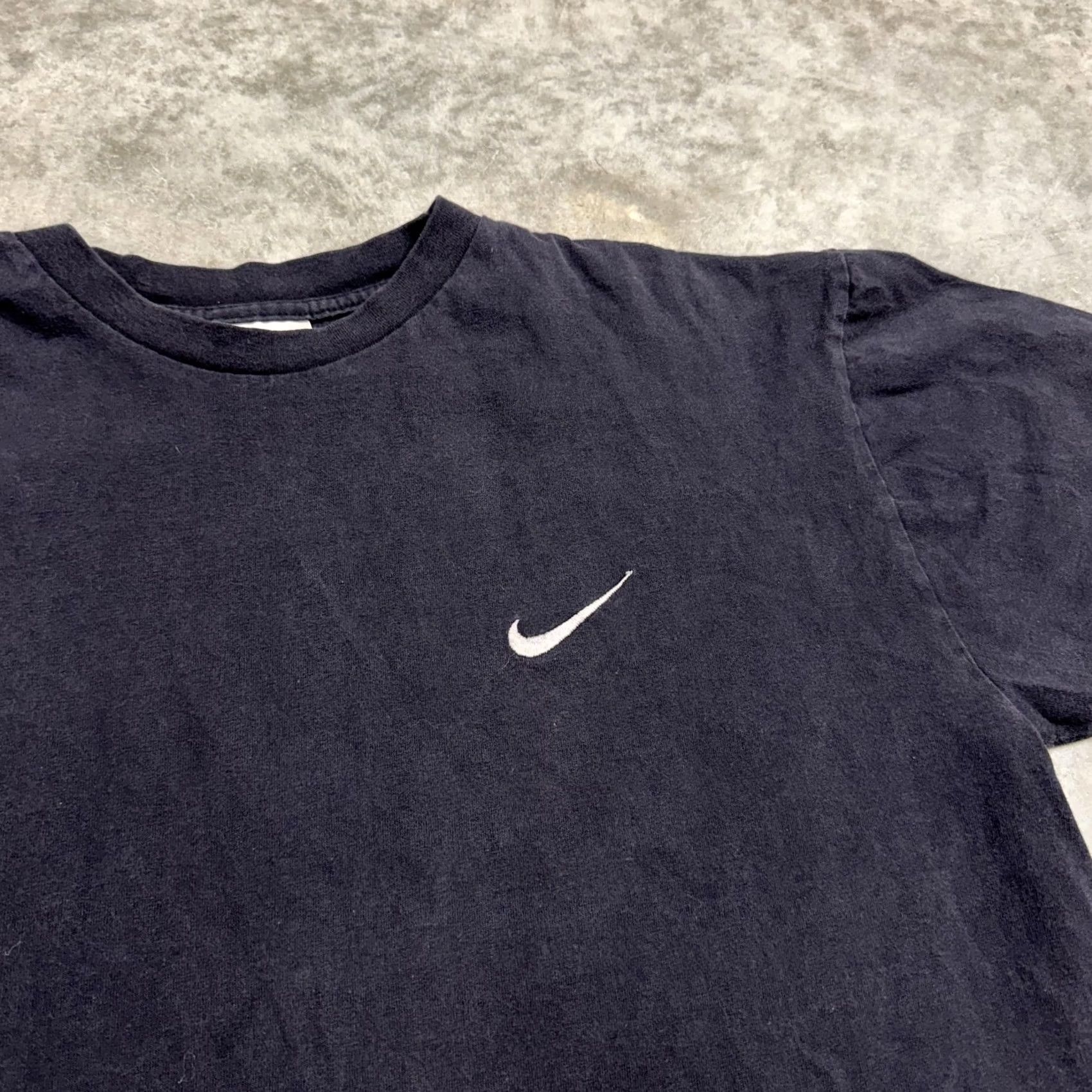 Nike VINTAGE Nike Shirt Mens Large Black Mini Swoosh Embroidered Made in USA 90s Size US L / EU 52-54 / 3 - 2 Thumbnail