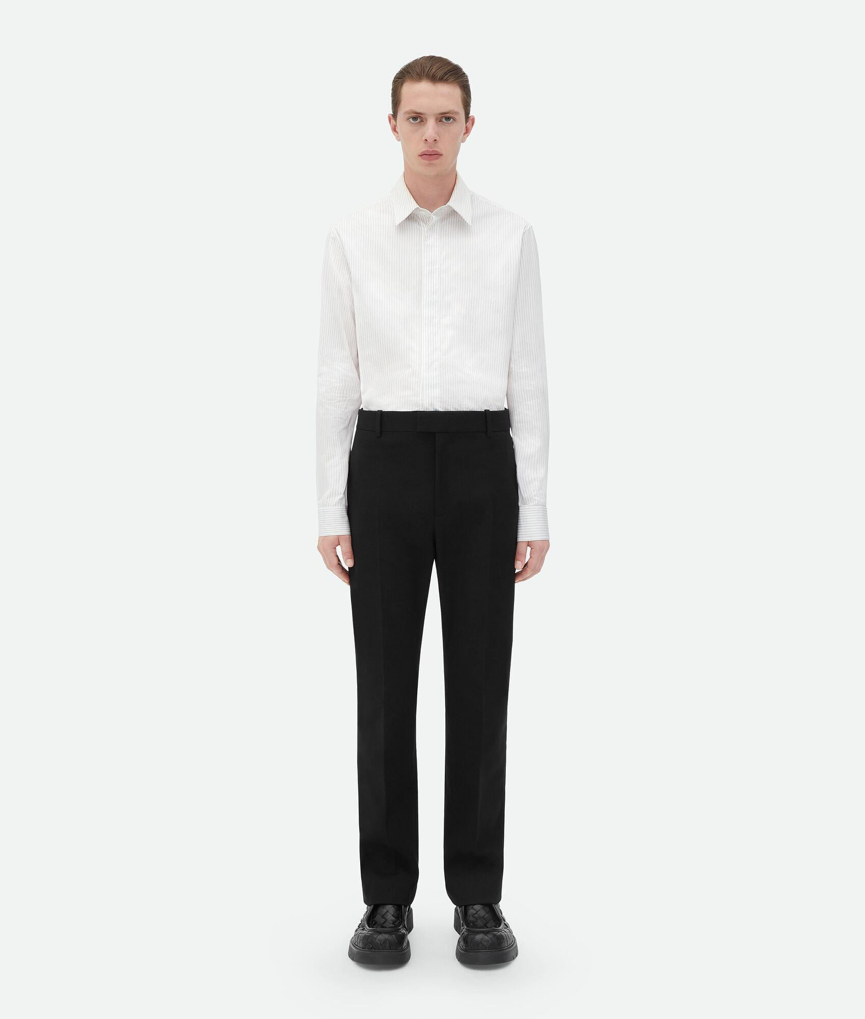 o1bcso1str0225 Structured Cotton Pant in Black