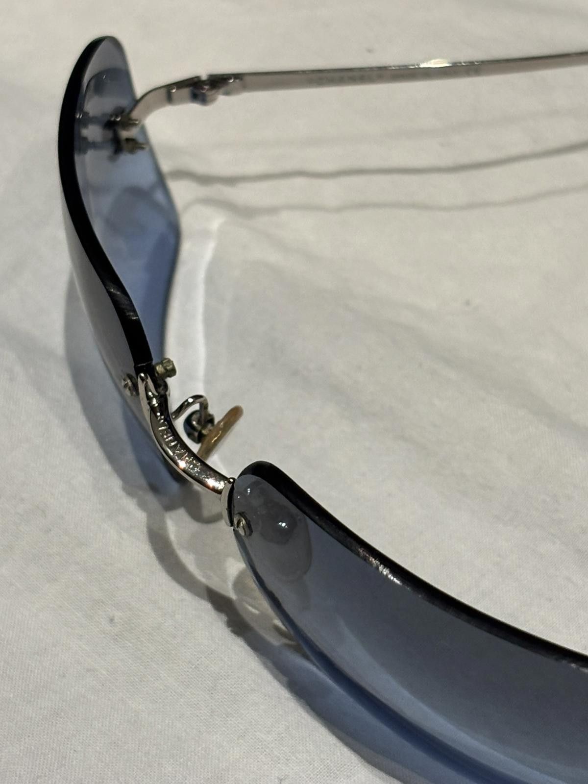 Chanel Chanel - Rimless Blue Gradient Sunglasses with Case Size ONE SIZE - 3 Thumbnail