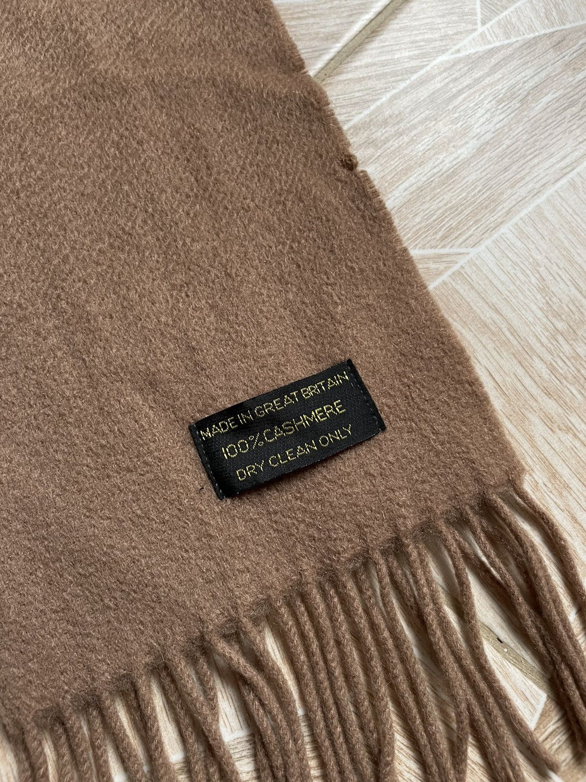 Vintage Rare Vintage Cashmere Beige Scarf Made in Great Britain Size ONE SIZE - 4 Thumbnail