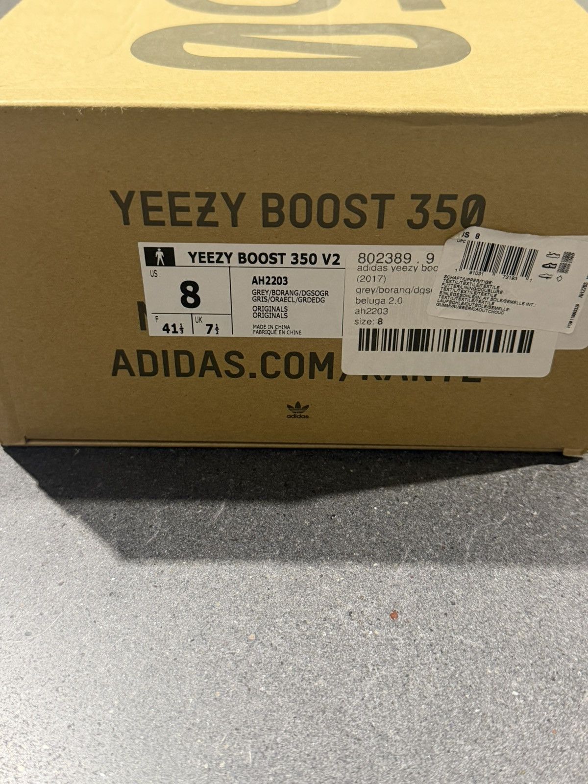 Yeezy YEEZY beluga 2.0 Size US 8 / EU 41 - 8 Thumbnail