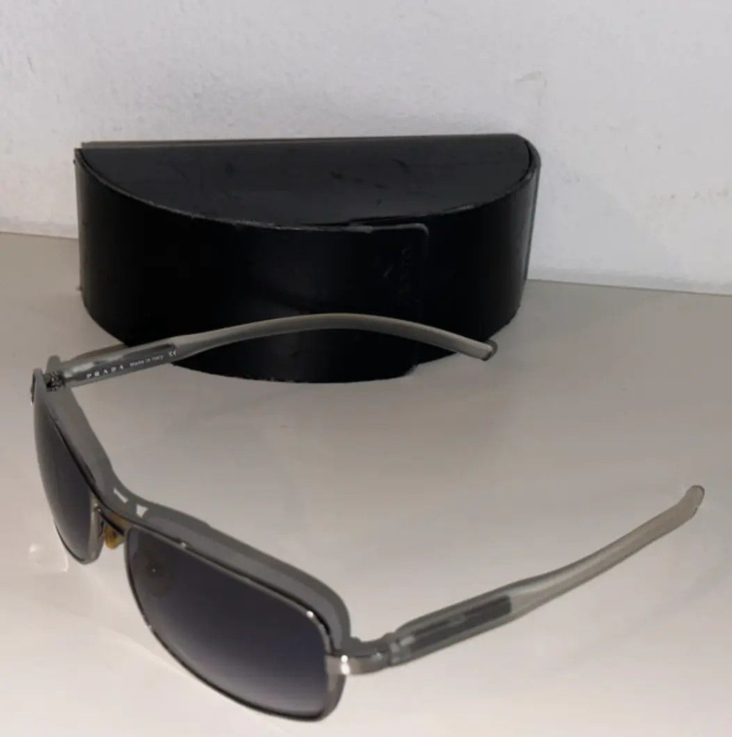 Designer × Prada Prada Sunglasses Oversized Rimless Y2K SPR 22M