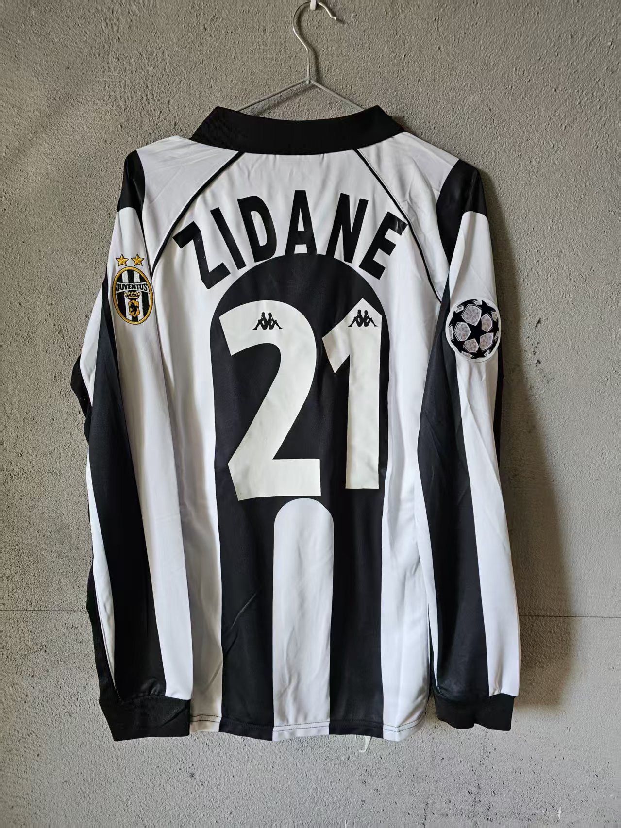 Other 1997 1998 Juventus #21 Zidane Jersey Longsleeve Size US L / EU 52-54 / 3 - 1 Thumbnail