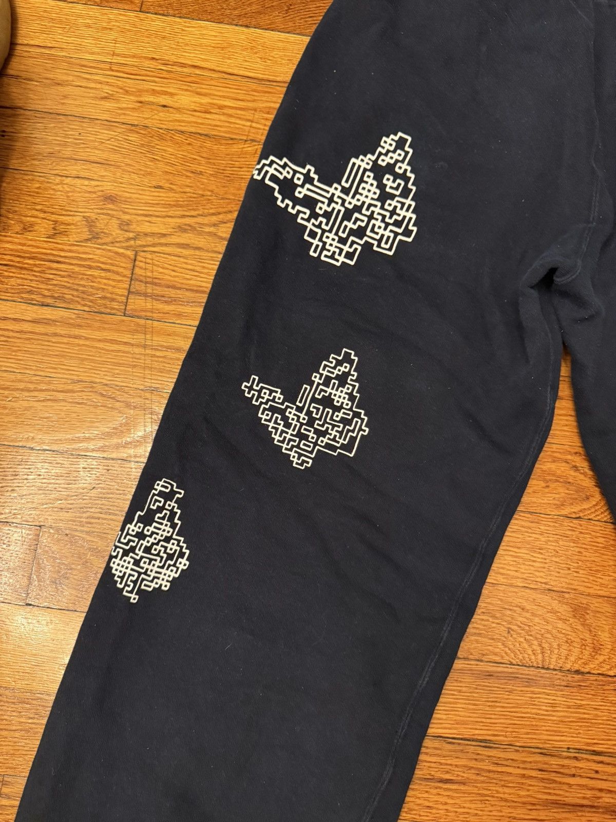HIDDEN × Needles Needles Hidden NY Pixel Butterfly Sweatpants in Navy Medium Size US 34 / EU 50 - 8 Thumbnail