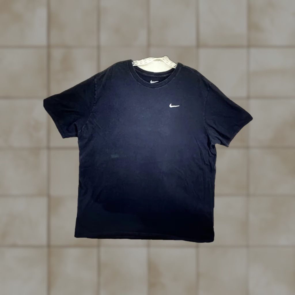 Nike VINTAGE Nike T-Shirt Men 2XL Black White Crew Neck Short Sleeve Cotton Retro 90s Streetwear Size US XXL / EU 58 / 5 - 1 Thumbnail