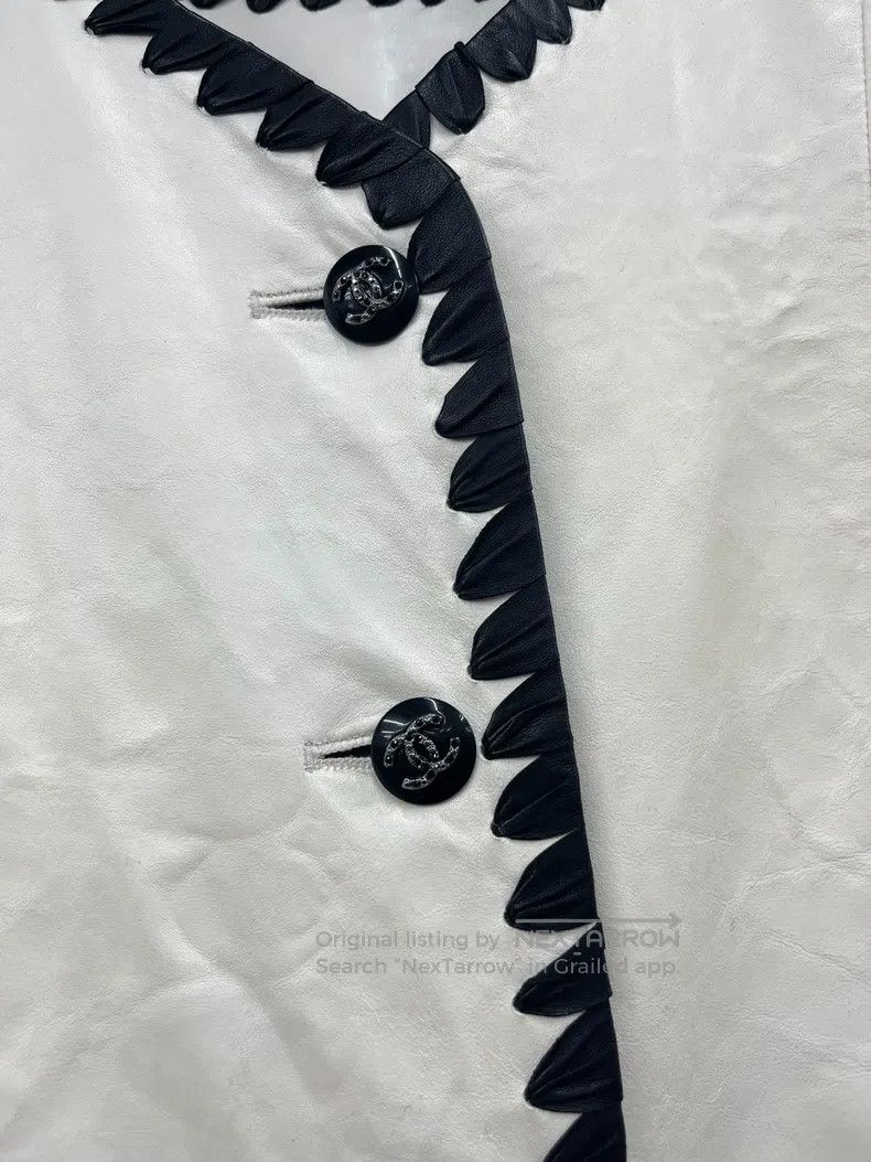 Chanel Chanel White and black-edged leather jacket Size XS / US 0-2 / IT 36-38 - 2 Thumbnail