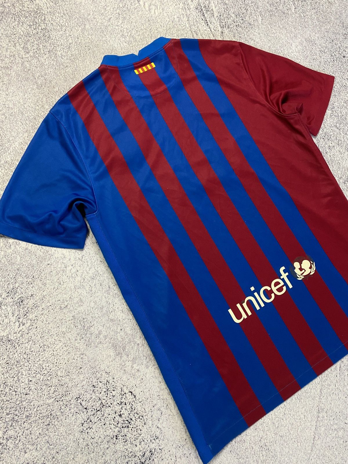 Nike Barcelona Nike 2021/2022 Home Soccer Jersey Football Shirt Size US M / EU 48-50 / 2 - 11 Thumbnail