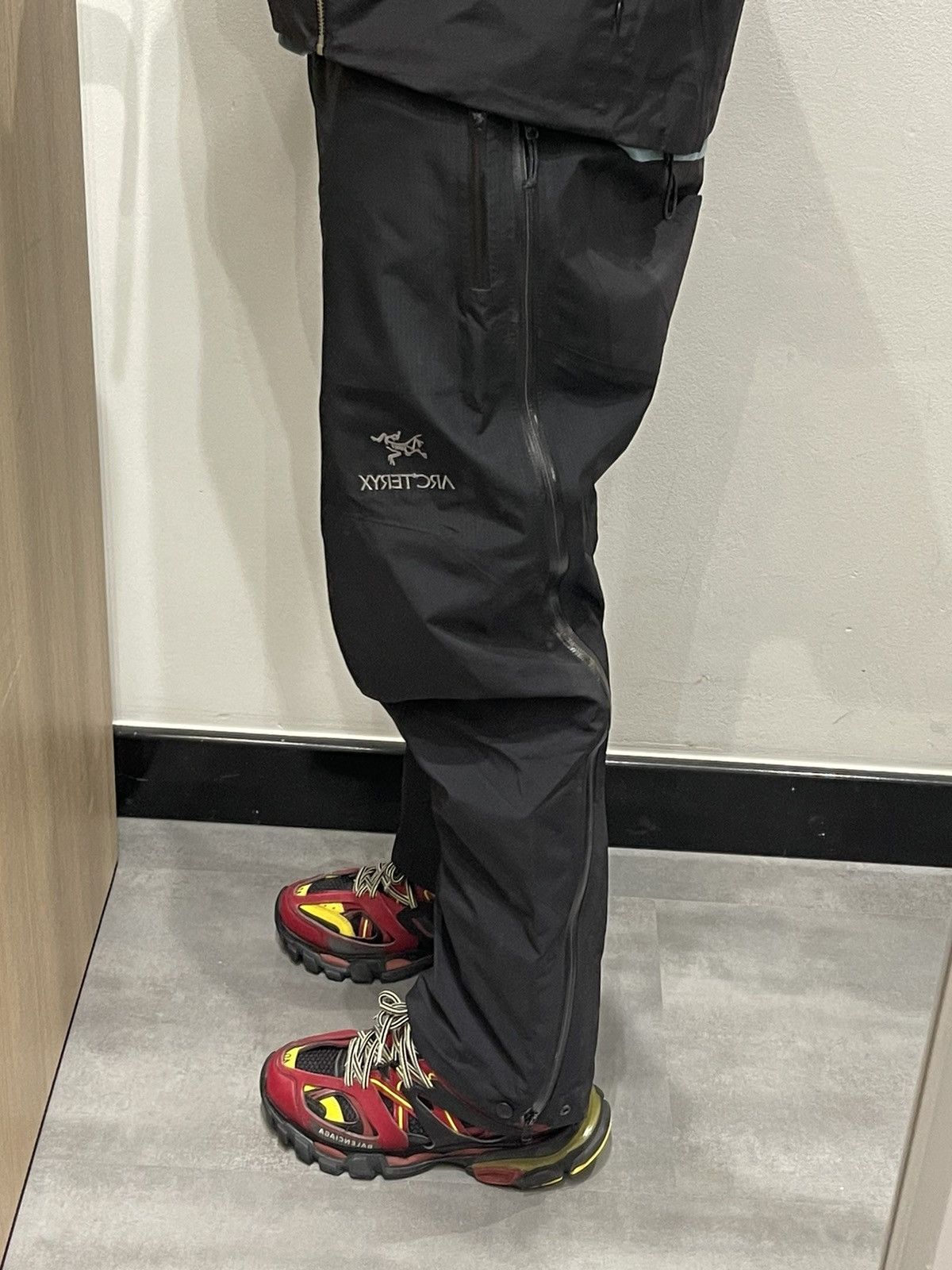 Arc'teryx Arc'Teryx Beta AR Technical Full Zipped Black Ski Pants Size US 32 / EU 48 - 6 Thumbnail
