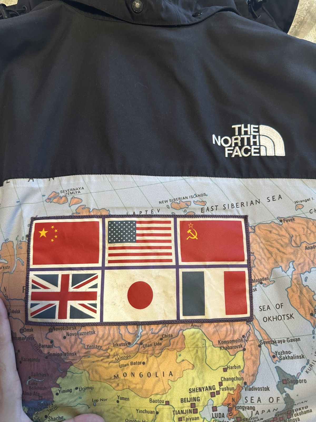 Supreme × The North Face Supreme x The North Face Atlas Jacket