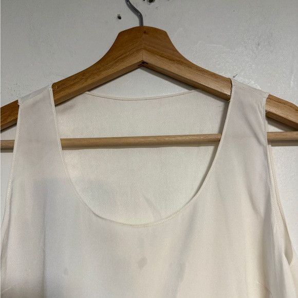 Vince Vince Ivory Silk Blend Scoop Neck Tank Top Women’s Size S Size S / US 4 / IT 40 - 6 Thumbnail