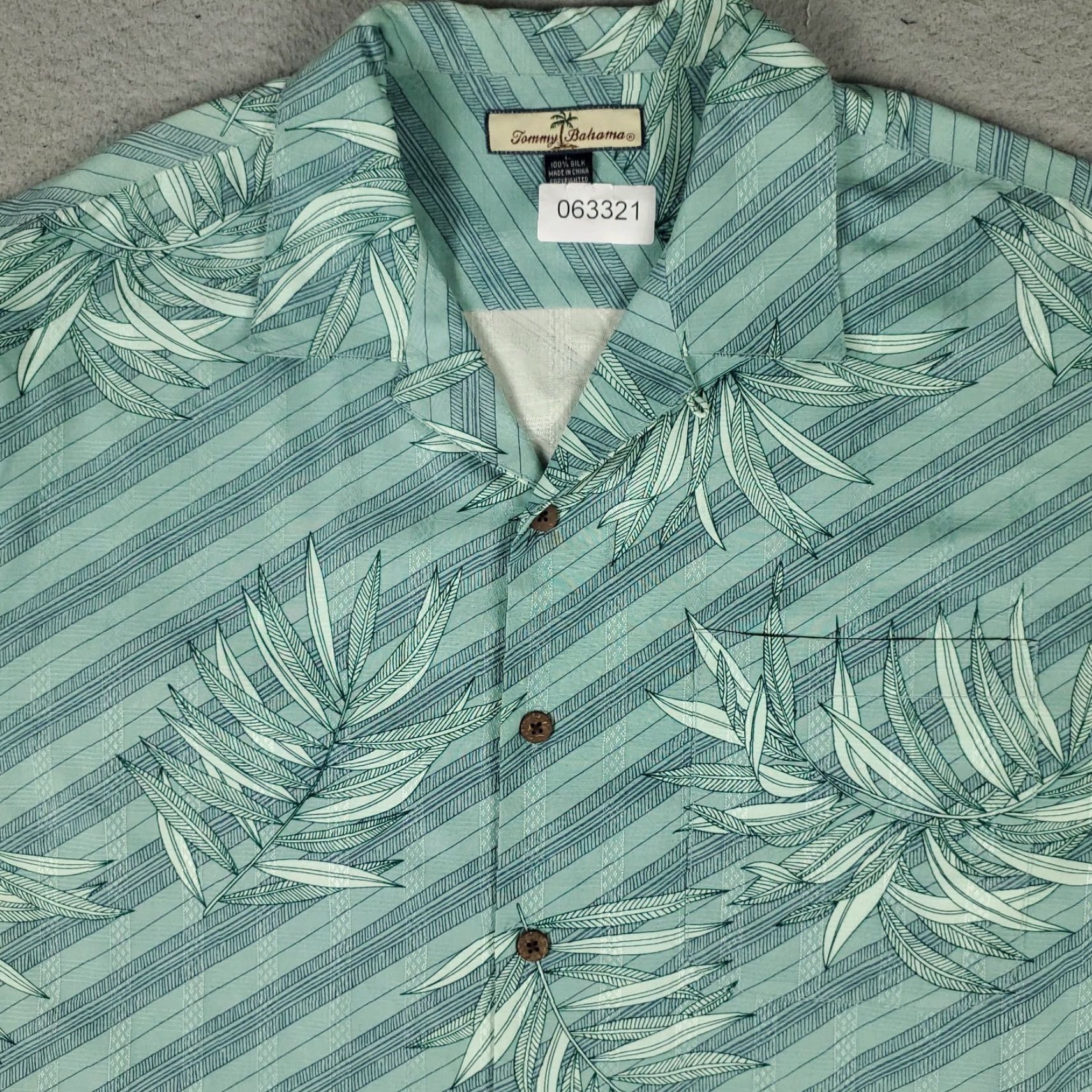 Tommy Bahama Tommy Bahama Shirt Mens Large Blue Striped Silk Camp Collar Button Up Tropical Size US L / EU 52-54 / 3 - 3 Thumbnail