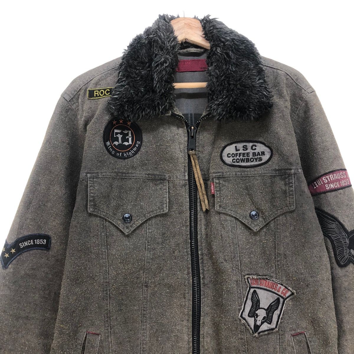 Le Grande Bleu (L.G.B.) 🔥Vtg 90s Levis Red Tab Fully Patch Type 3 Trucker Jacket Size US L / EU 52-54 / 3 - 4 Thumbnail