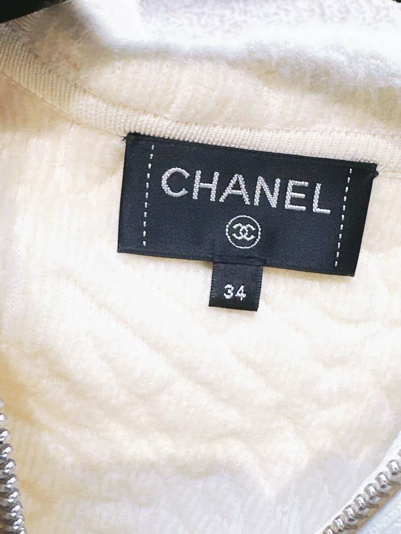Chanel Chanel Beige full-printed logo long-sleeved jacket Size XXS / US 00 / IT 34 - 4 Thumbnail