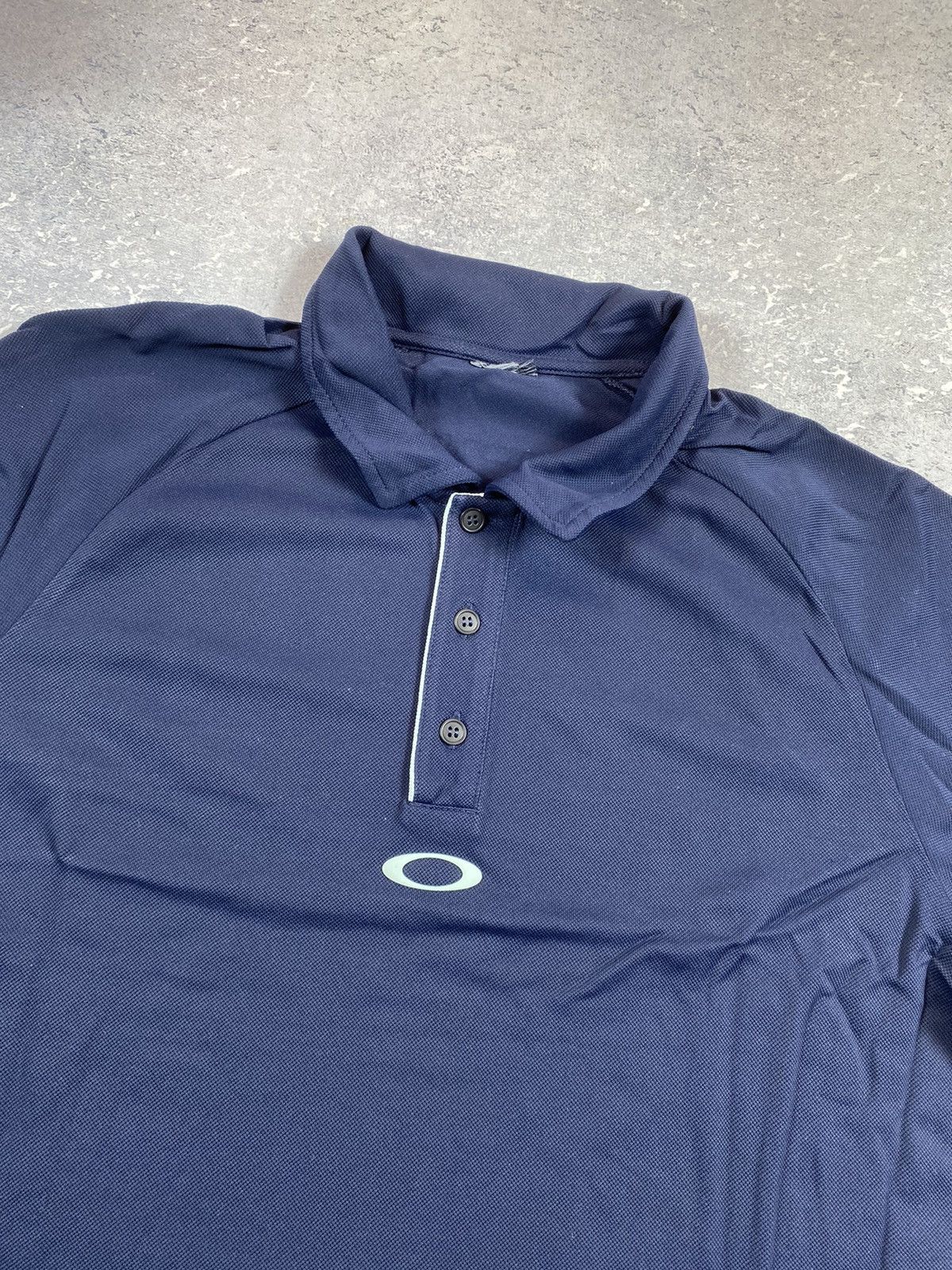 Oakley × Vintage Oakley Men’s Blue Polo Shirt With Centre Logo Size US M / EU 48-50 / 2 - 6 Thumbnail
