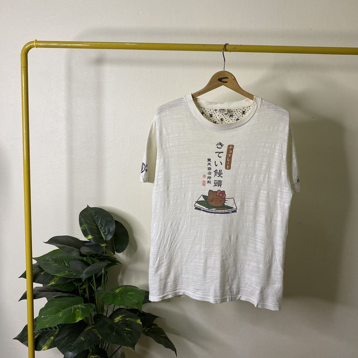 Anime × Japanese Brand × Vintage Vintage Hello Kitty Japan Cartoon Loopwheel Cotton Tee Size US L / EU 52-54 / 3 - 1 Thumbnail