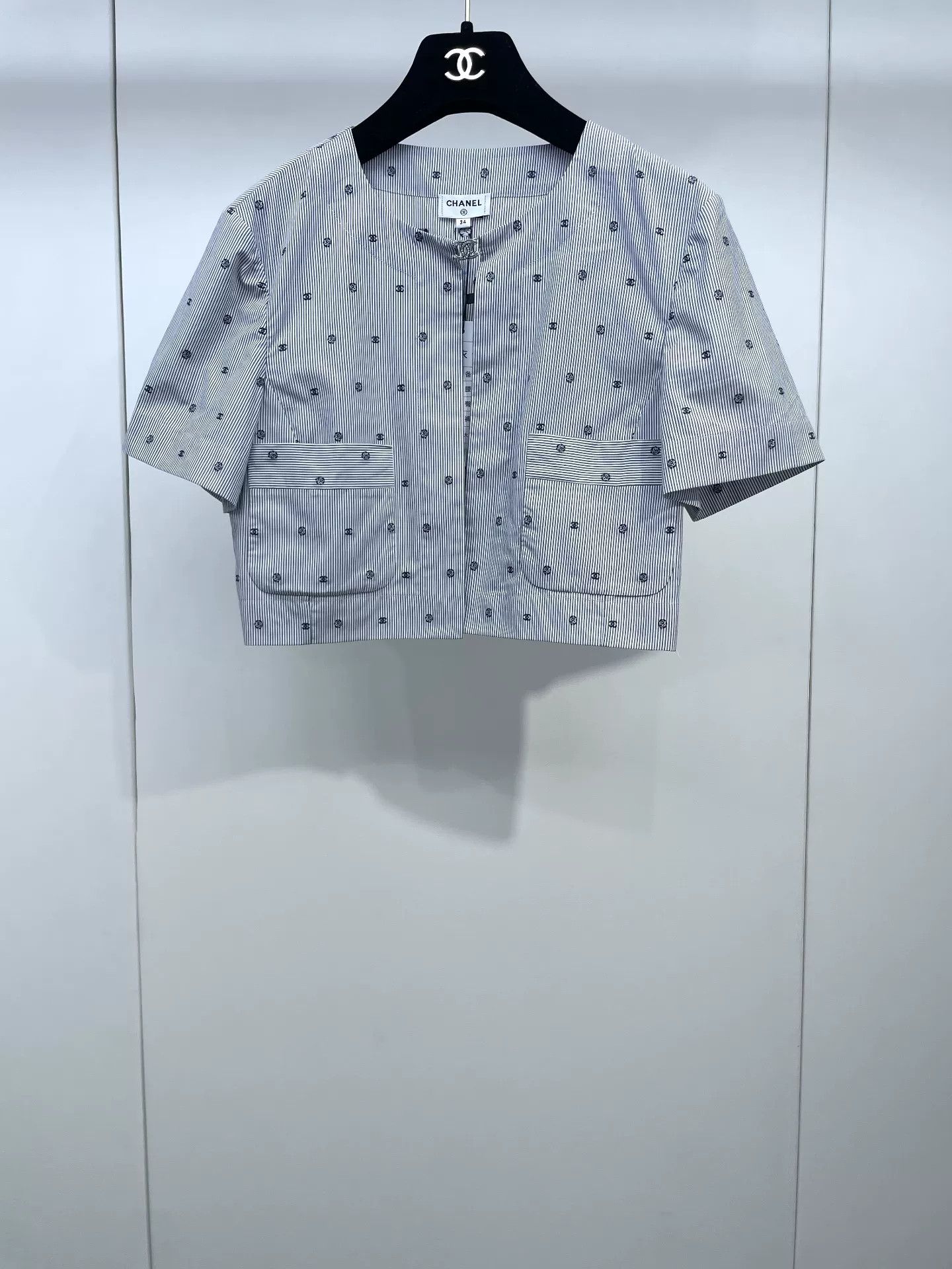 Chanel Chanel 24P Gray Logo Crystal Short Sleeve Size XXS / US 00 / IT 34 - 1 Thumbnail