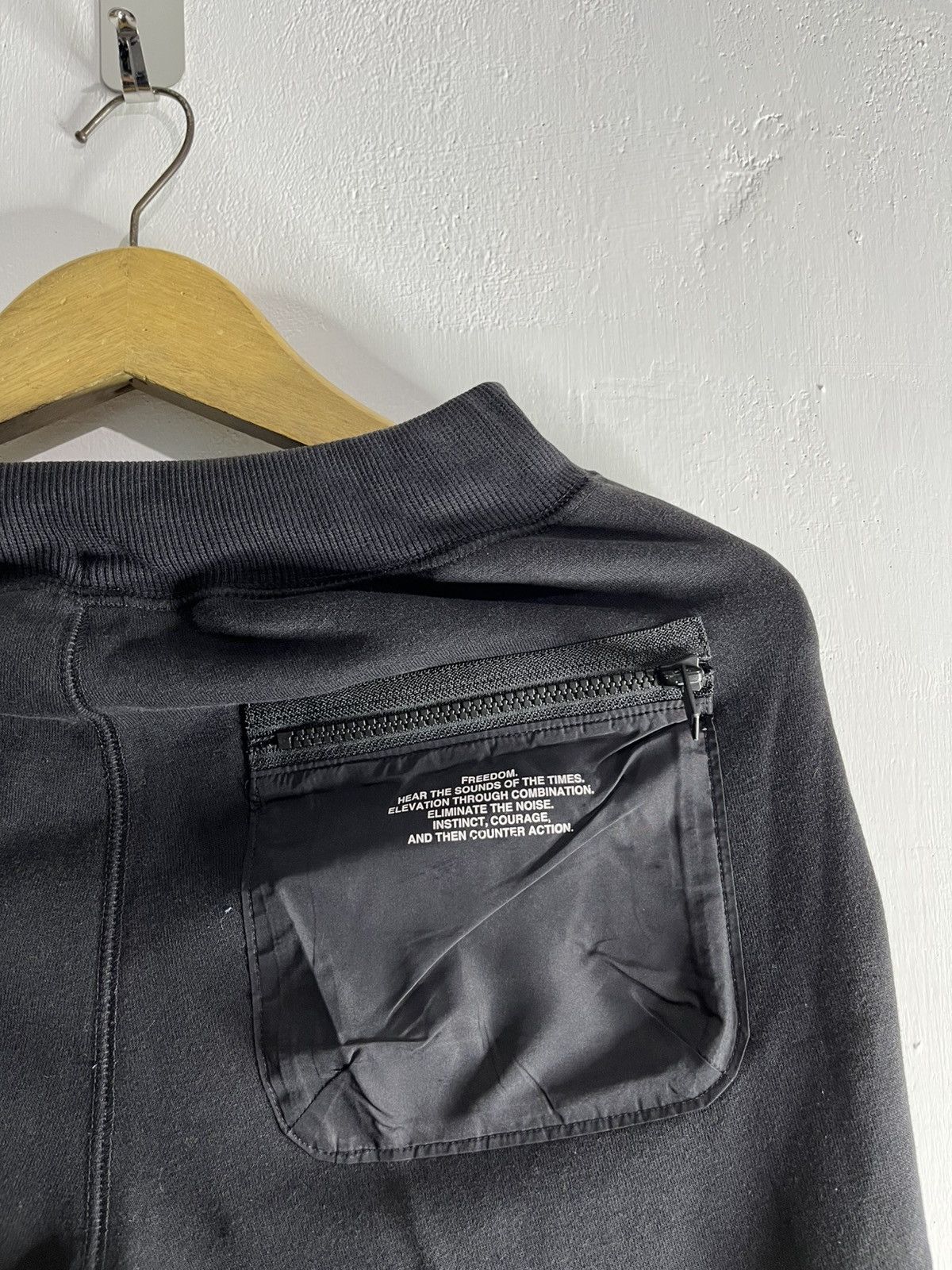 GU × Undercover Undercover FW21 “freedom” sweatpants Size US 28 / EU 44 - 5 Thumbnail