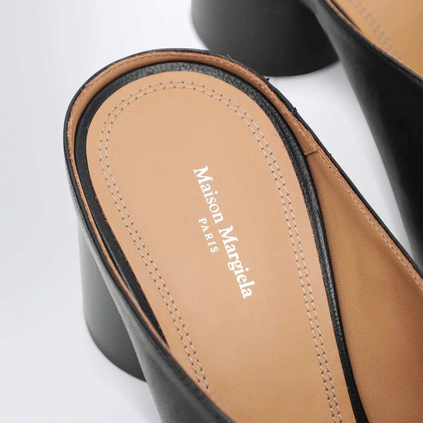 Maison Margiela o1d2blof0426 Tabi Mules Pumps in Black Size US 9 / IT 39 - 5 Thumbnail