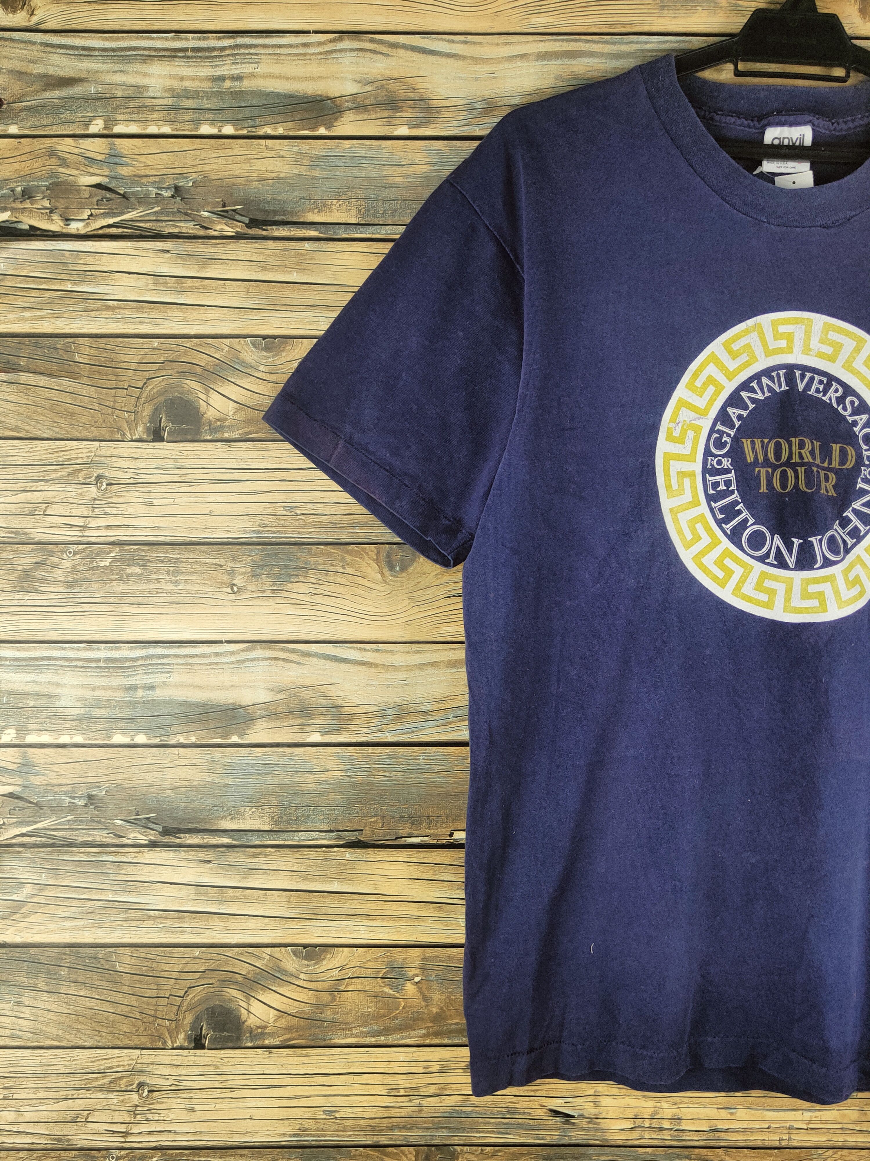 Band Tees DL The One Elton John World Tour Versache Blue Tee #46-639 Size US L / EU 52-54 / 3 - 4 Thumbnail