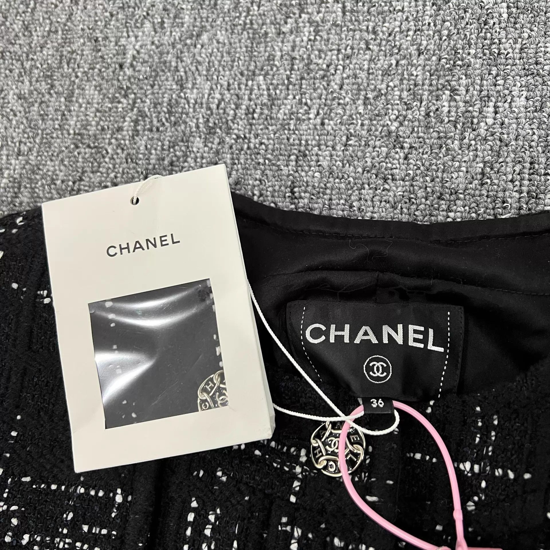 Chanel Chanel Black & White Pave Meteor Tweed Jacket 36 Size XS / US 0-2 / IT 36-38 - 6 Thumbnail