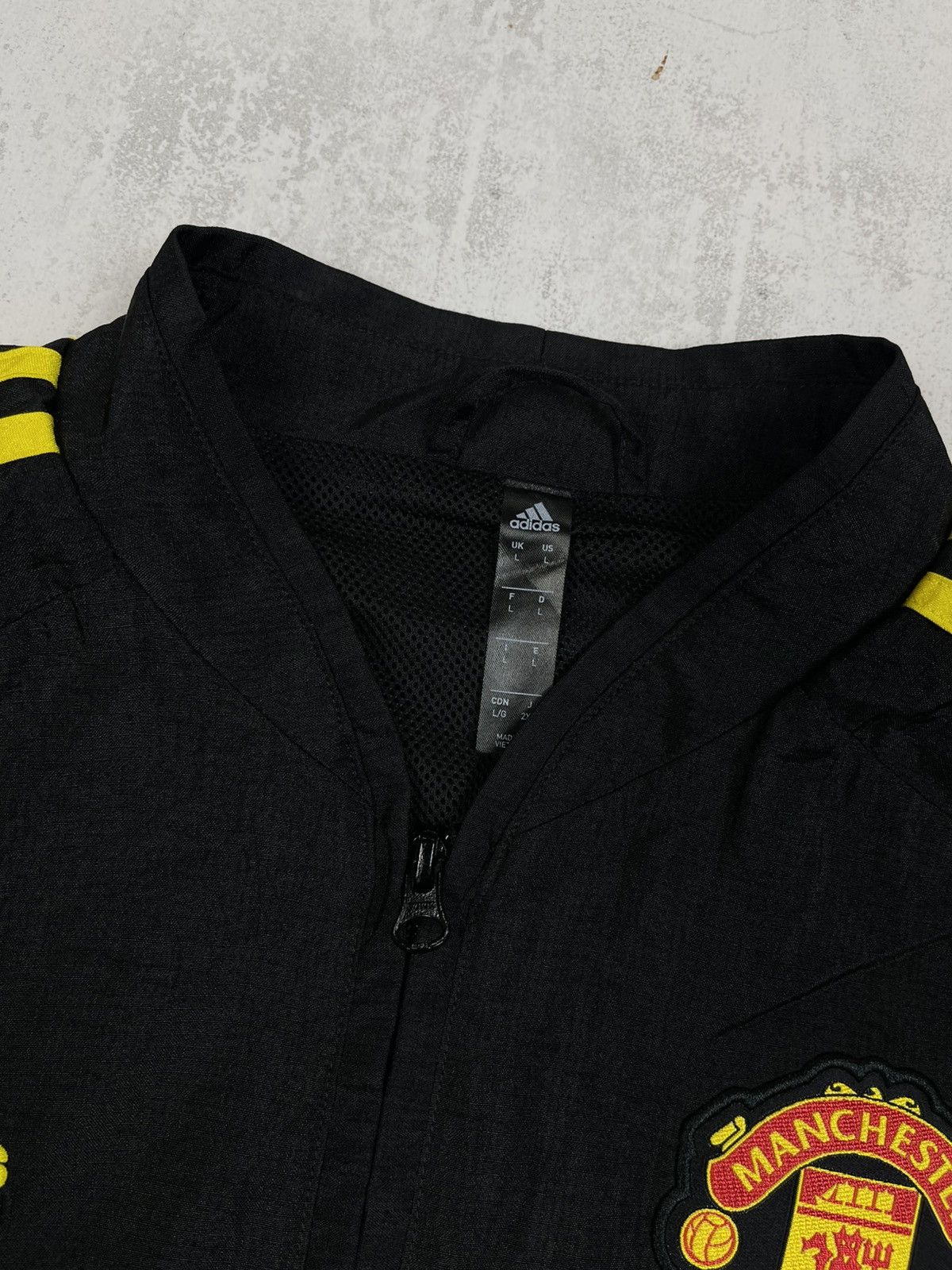Adidas Adidas x Manchester United Retro Blue/Yellow Windbreaker Size US L / EU 52-54 / 3 - 5 Thumbnail