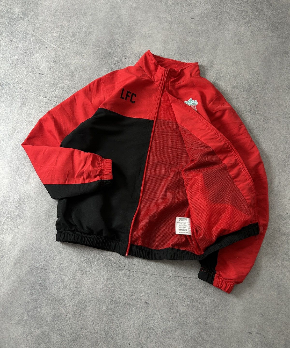 Other Liverpool Official red/black 2017 jacket mens Size US M / EU 48-50 / 2 - 2 Thumbnail
