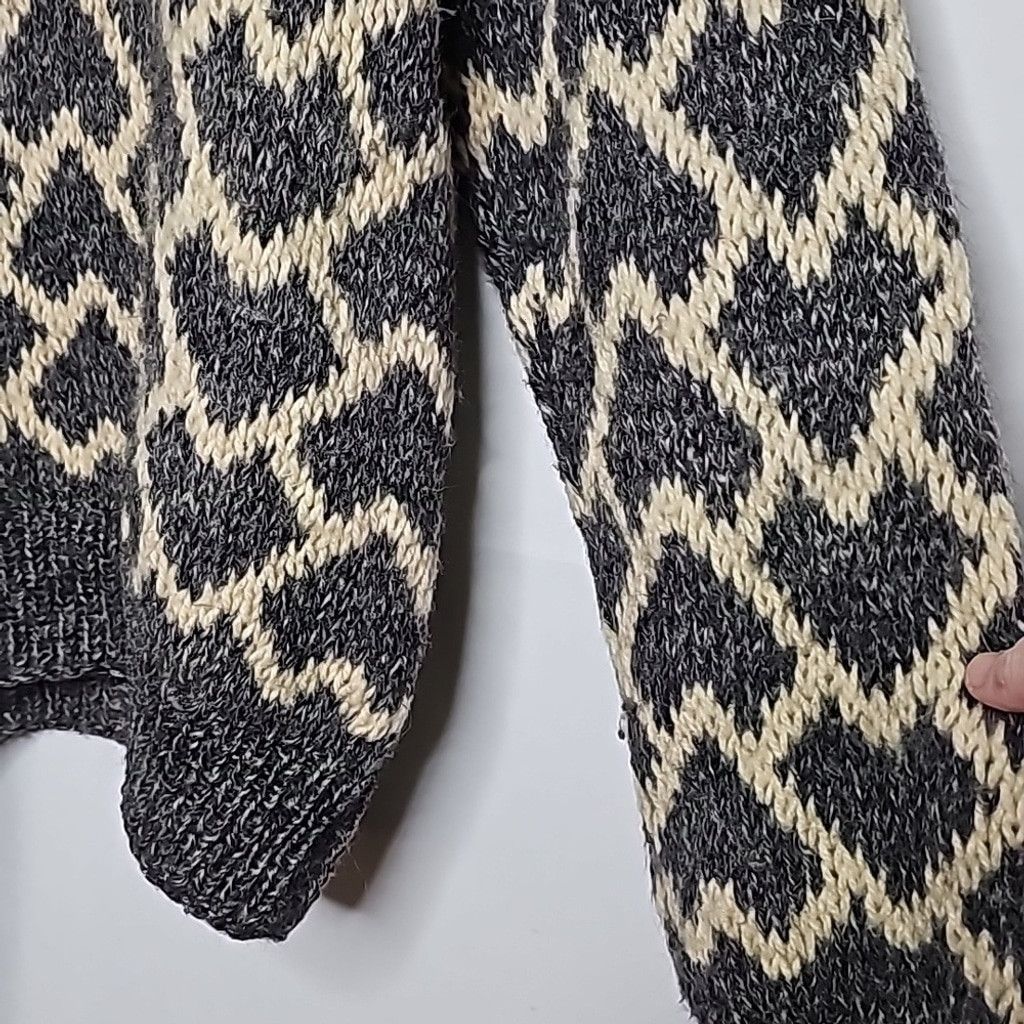 The Unbranded Brand JANHARI 100% hand knitted wool Belgrade London sweater XL Size XL / US 12-14 / IT 48-50 - 2 Thumbnail