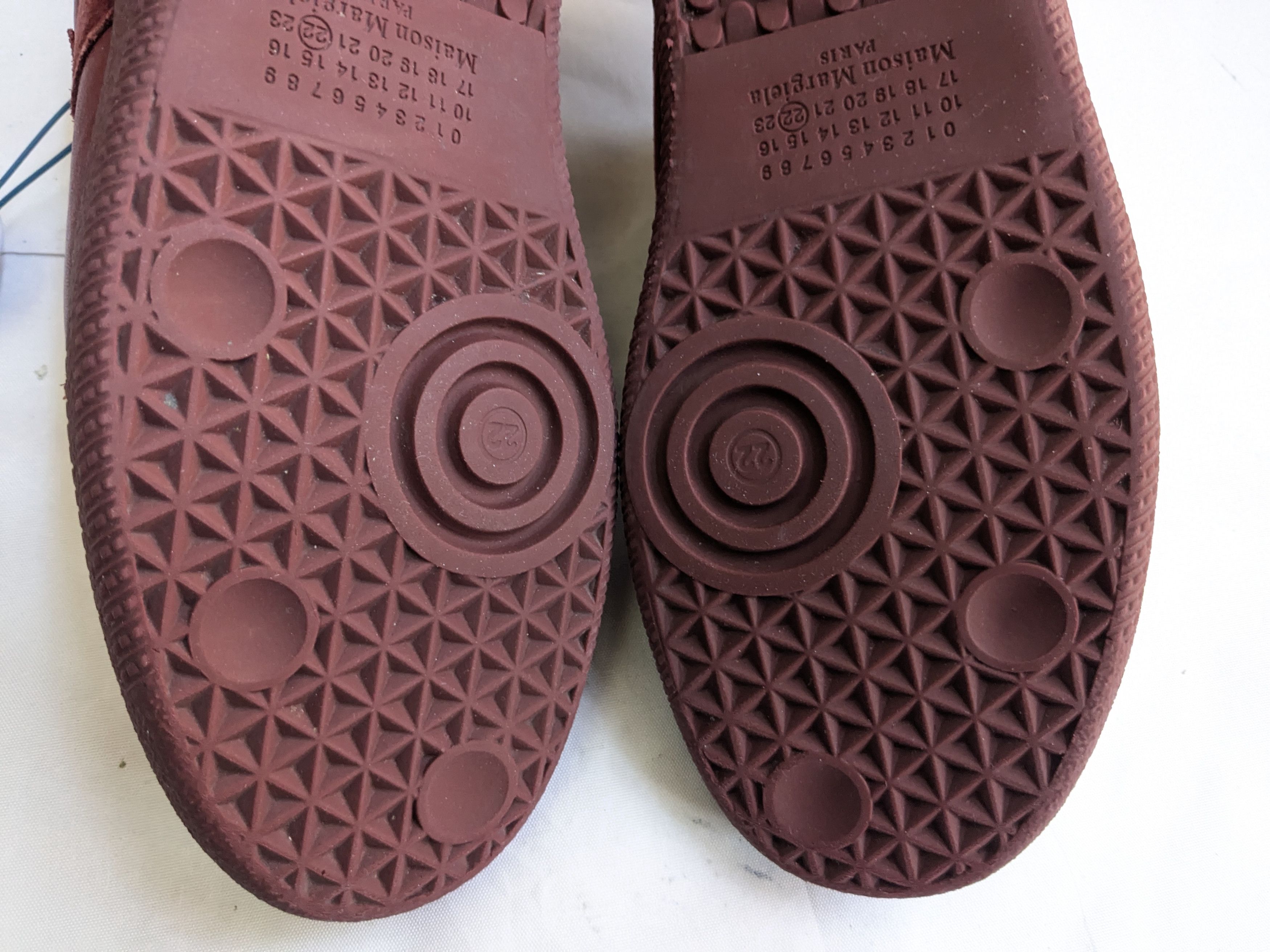 Maison Margiela Maison Margiela GAT Replica Burgundy 10 43 Low Tops Size US 10 / EU 43 - 17 Thumbnail