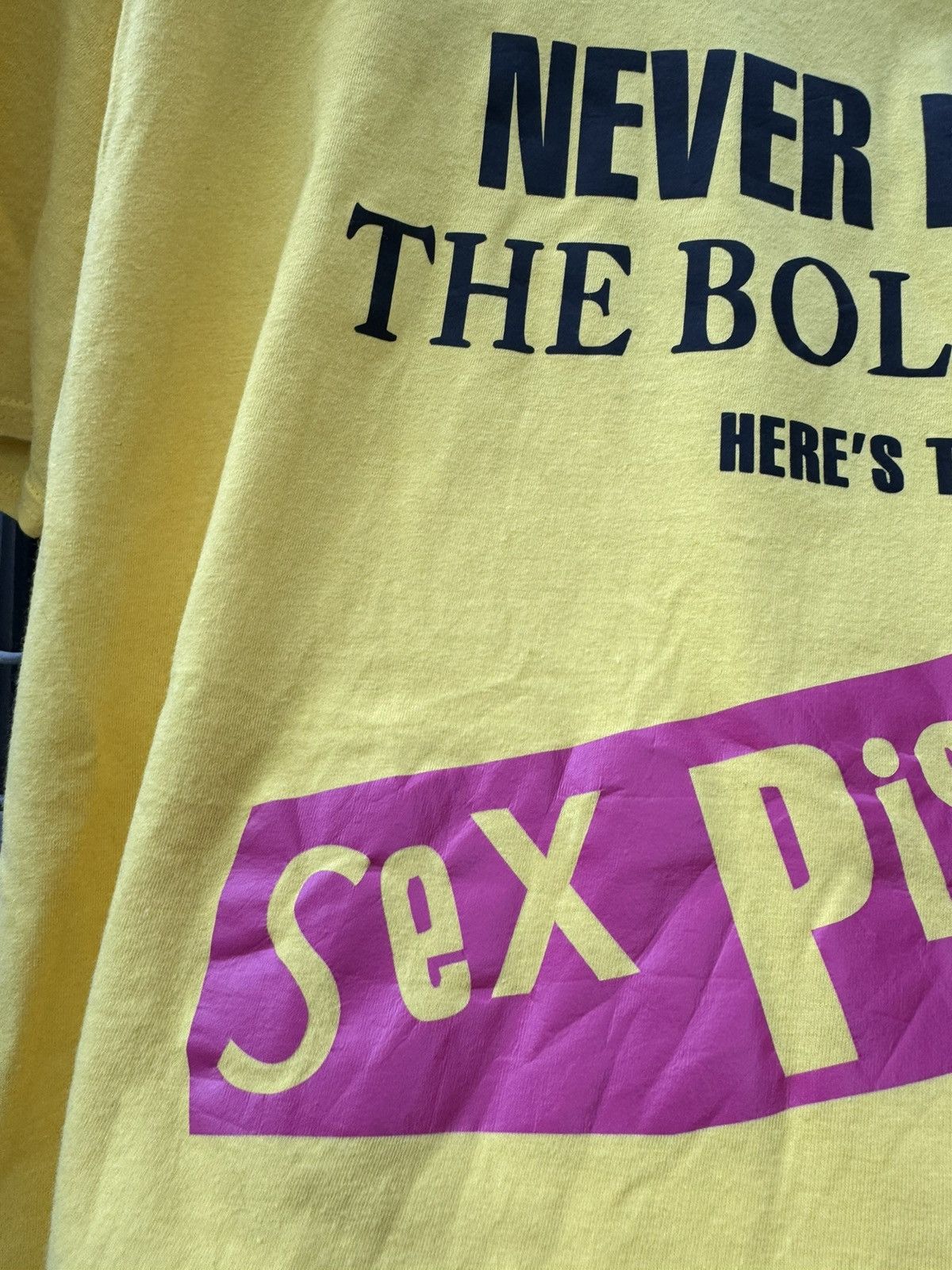 Band Tees Sex Pistols Never Mind The Bollocks T Shirt y2k Size US XL / EU 56 / 4 - 5 Thumbnail