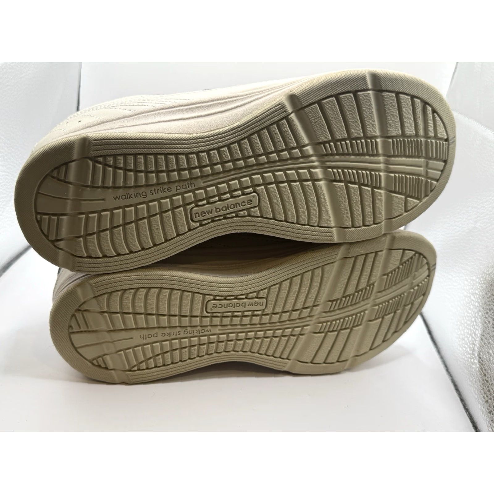 New Balance New Balance Sneaker Adult Men 9.5 Women 11 Tan Walking Stability Leather 4E Extra Wide Mens Womens Size US 9.5 / IT 39.5 - 5 Thumbnail