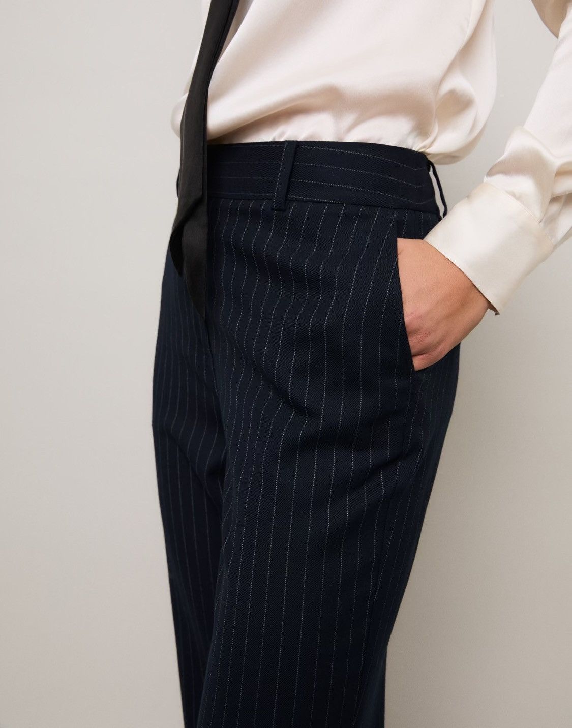 Bella Freud × Marks & Spencer Bella Freud pinstripe navy suit trousers Size 32" / US 10 / IT 46 - 3 Thumbnail