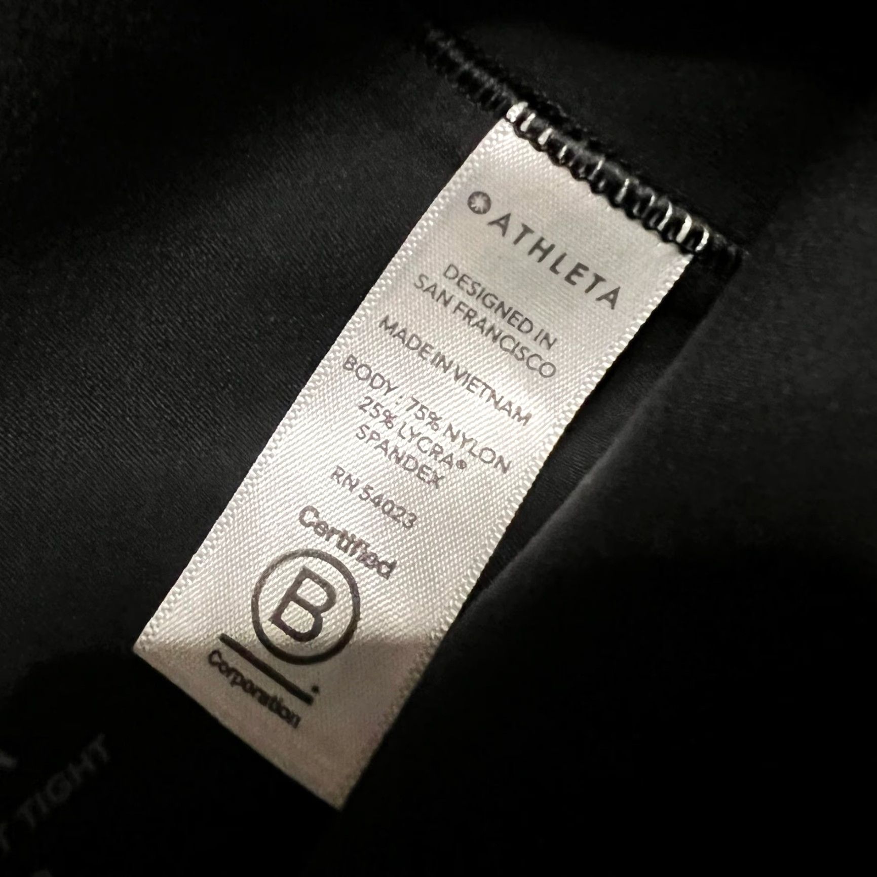 Athleta Athleta Leggings Womens XS Black Cropped Salutation Stash Pocket Size 26" / US 2 / IT 38 - 6 Thumbnail