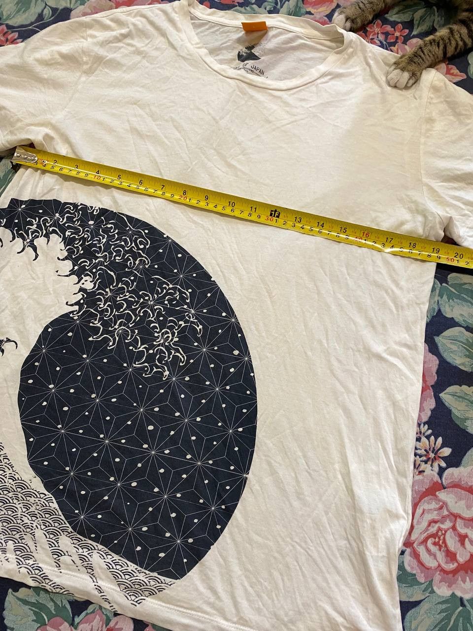 Hugo Boss Vintage white Hugo Boss big print T-Shirt crazy Y2K Size US L / EU 52-54 / 3 - 11 Thumbnail