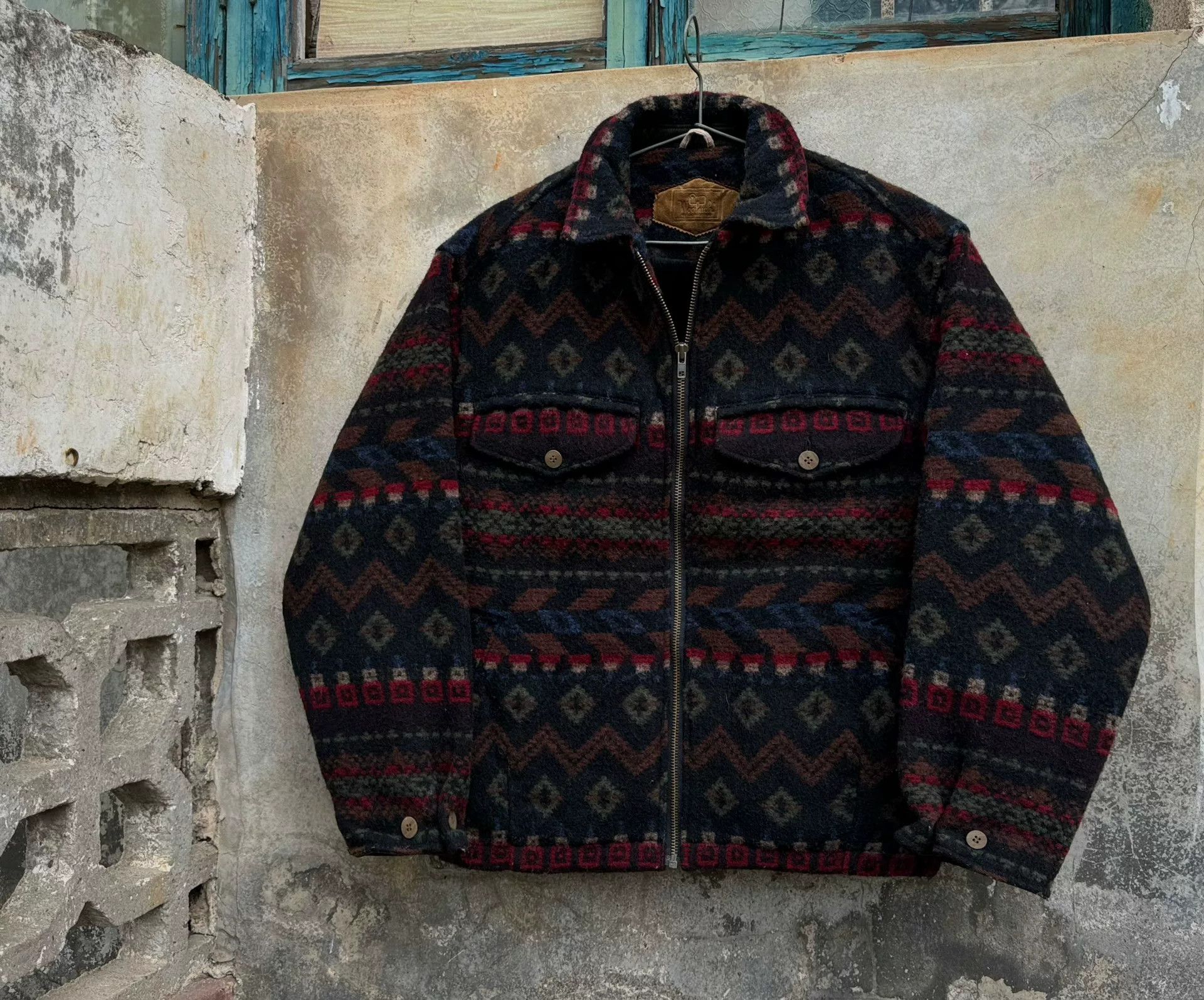 Vintage Vintage Woolrich Navajo Wool Jacket Size US M / EU 48-50 / 2 - 1 Thumbnail