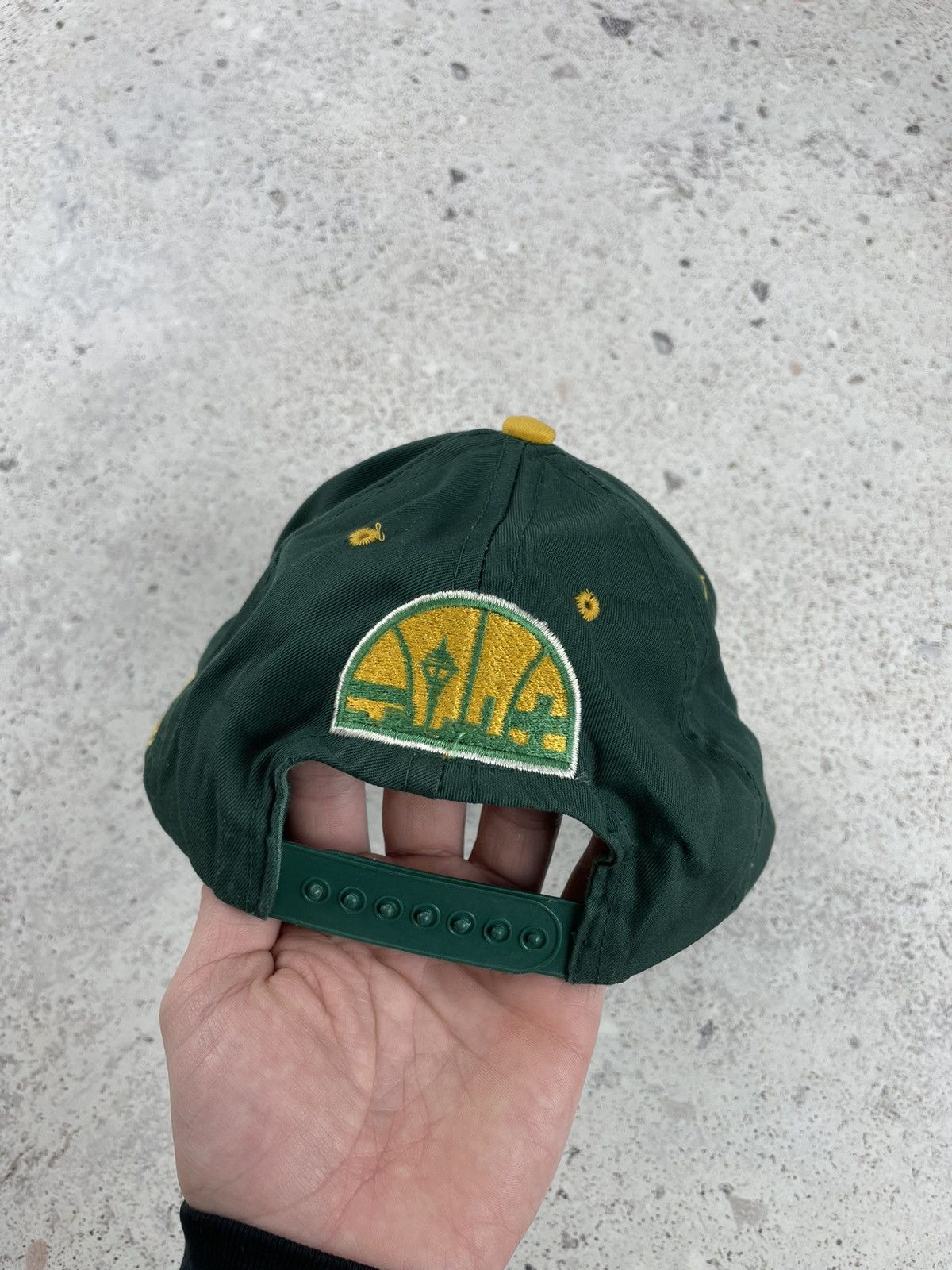 NBA × Vintage Vintage NBA Seattle Sonics Snapback Cap Hat Size ONE SIZE - 8 Thumbnail