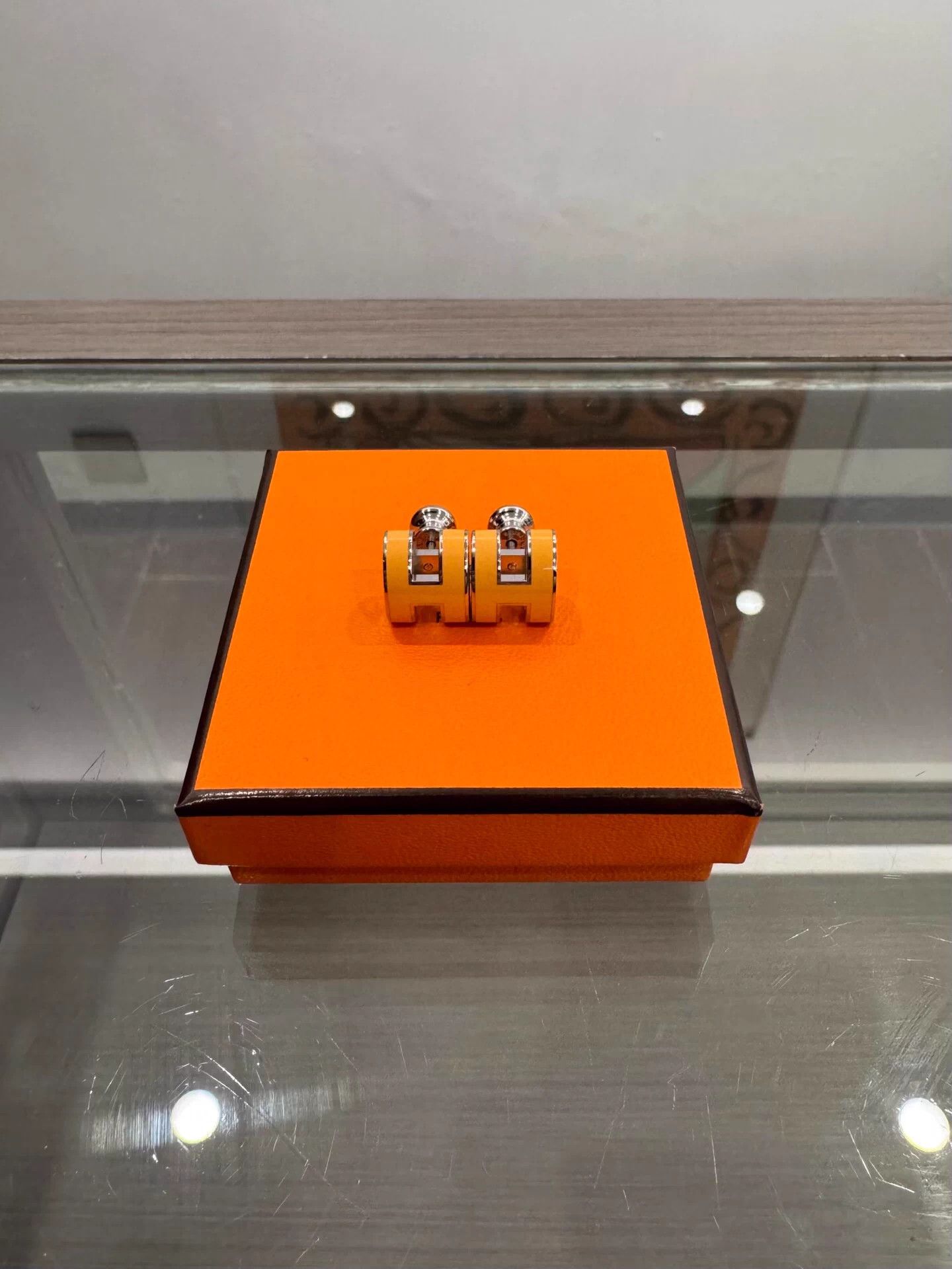 Hermes Hermes Pop H Orange H Logo Earrings Size ONE SIZE - 1 Thumbnail