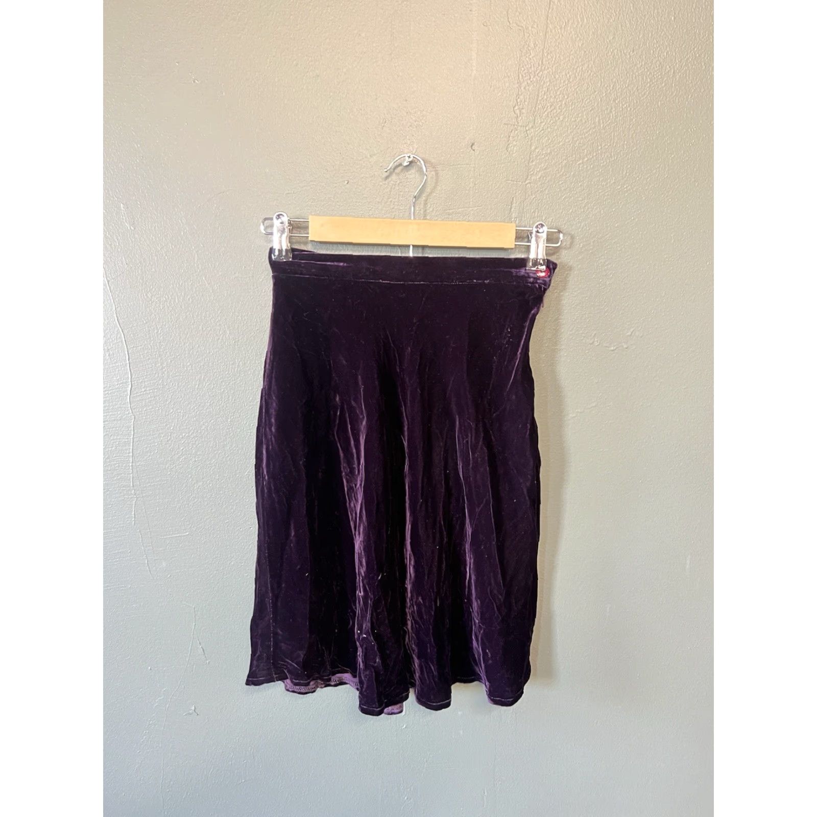 Gap VINTAGE Gap Womens Purple Silk Velour Long Skirt 4, Purple, Silk, Skirt, Long, A-Line, Gap, Vintage, Women, Size 4 Size 27" / US 4 / IT 40 - 2 Thumbnail
