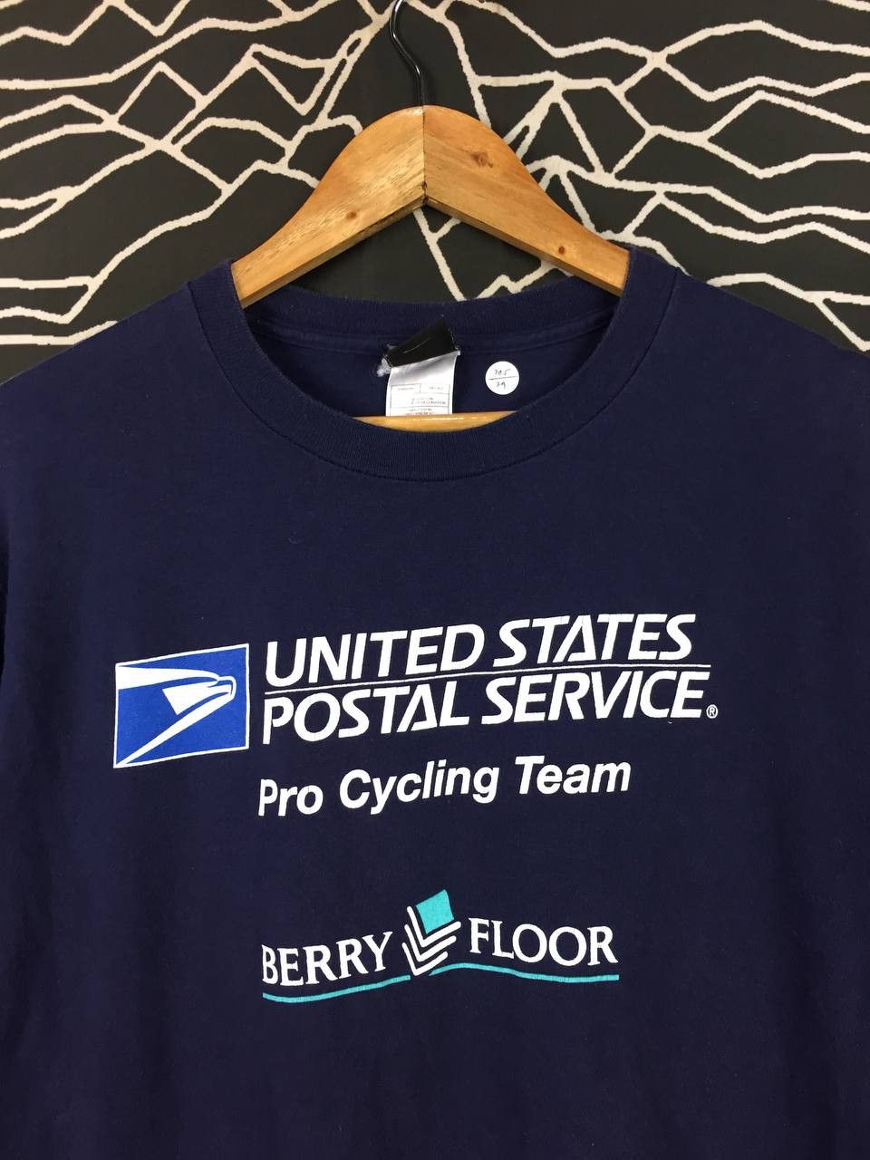 Nike Vtg Y2K Nike United States Postal Service Pro Cycling Tee Size US M / EU 48-50 / 2 - 3 Thumbnail