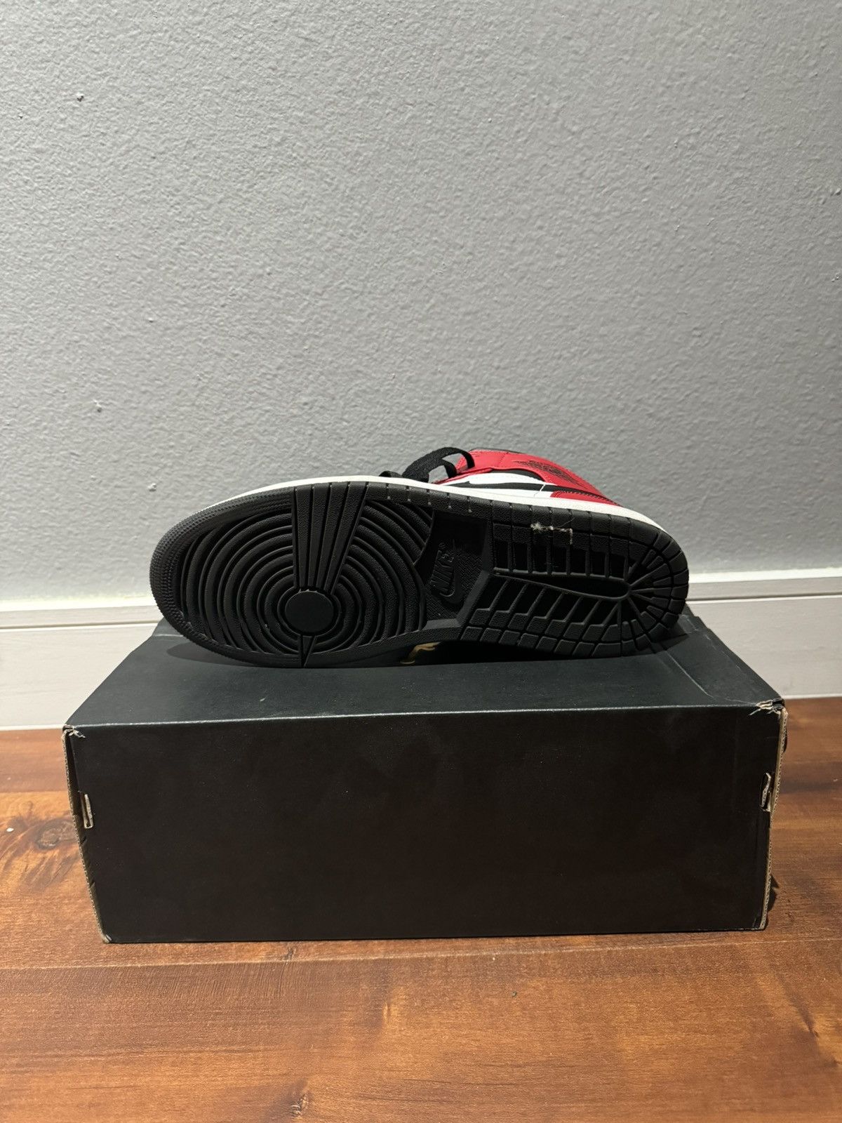 Jordan Brand Jordan 1 Mid Chicago Toe Size US 10.5 / EU 43-44 - 7 Thumbnail
