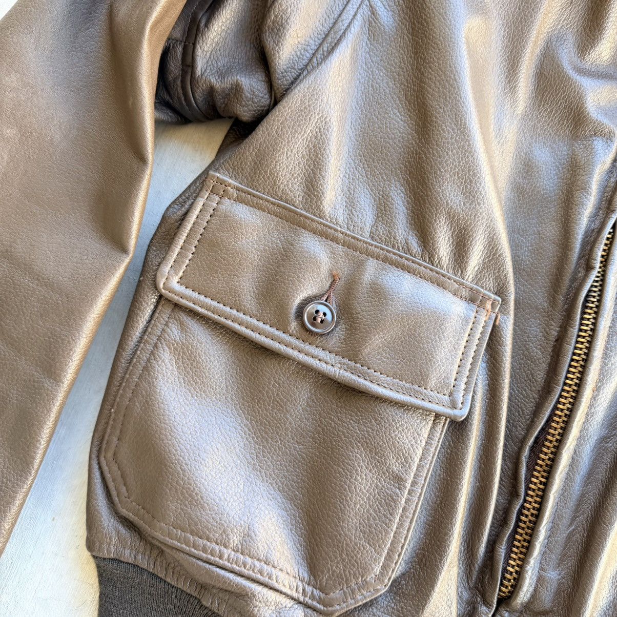 Vintage Vintage Brill Bros Leather Flight Jacket Brown Size 42 USA Size US L / EU 52-54 / 3 - 3 Thumbnail