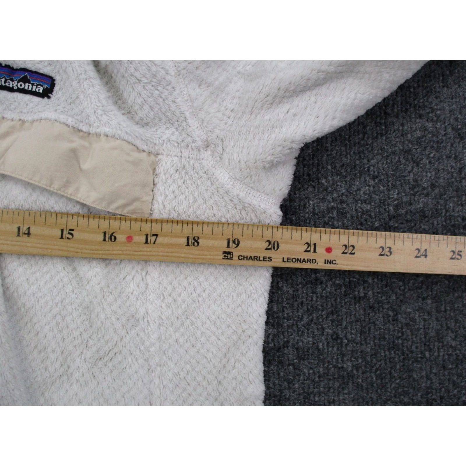 Patagonia Patagonia Jacket Womens L White Snap Fleece Outdoor Hiking Windbreaker Outdoor Womens L White Jacket Patagonia Size L / US 10 / IT 46 - 5 Thumbnail