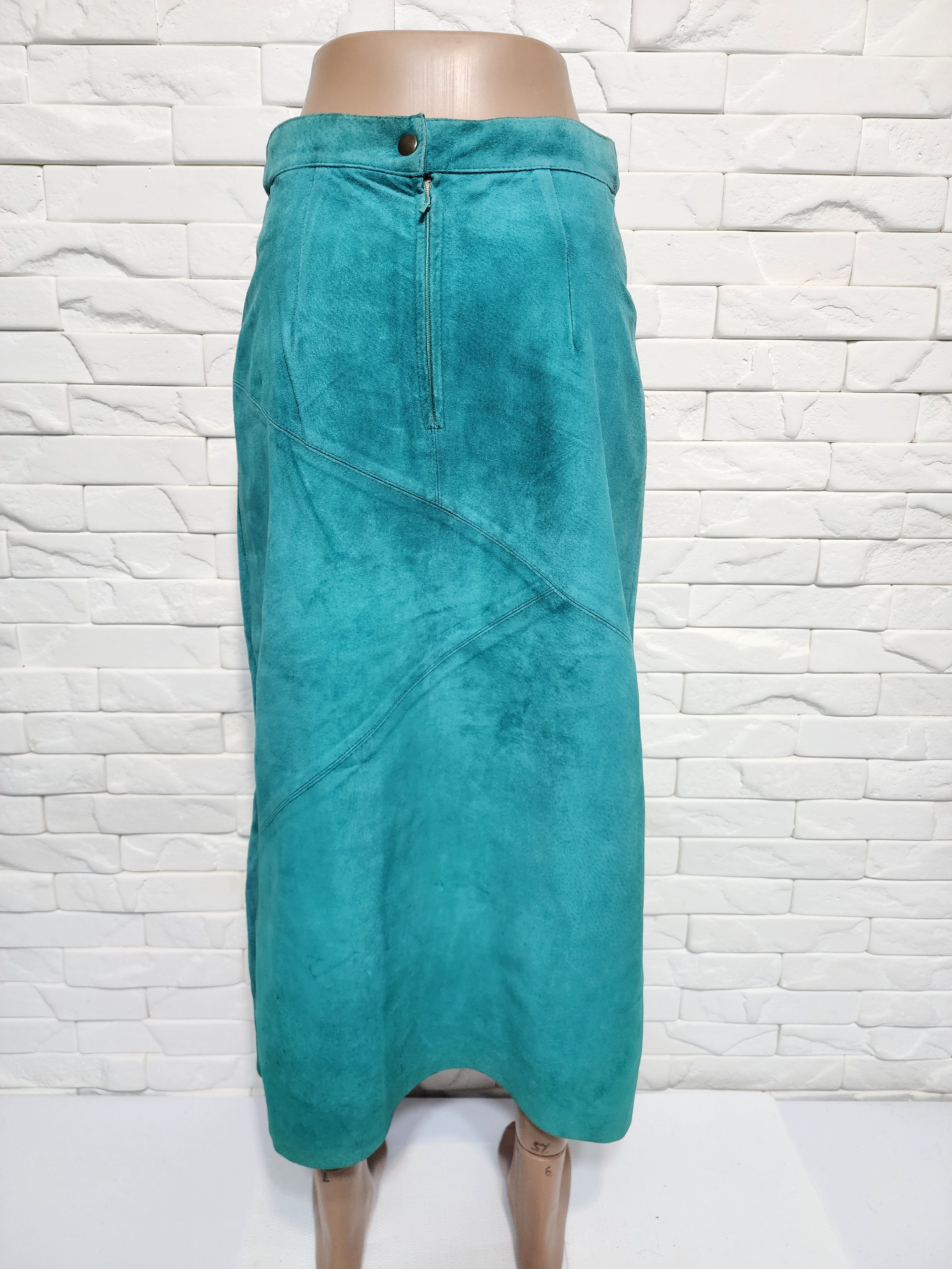 Genuine Leather Green Suede Leather Skirt: 1970s A-Line Size 28" / US 6 / IT 42 - 6 Thumbnail