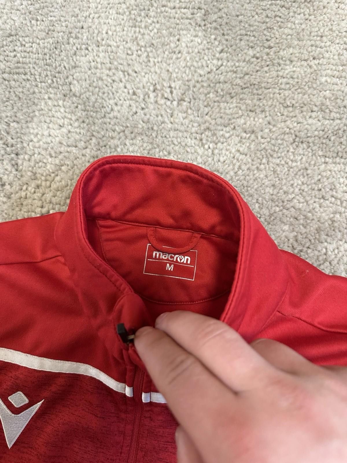 Macron WREXHAM 2020'S FOOTBALL TRAINING TOP JERSEY MACRON SIZE M Size US M / EU 48-50 / 2 - 5 Thumbnail
