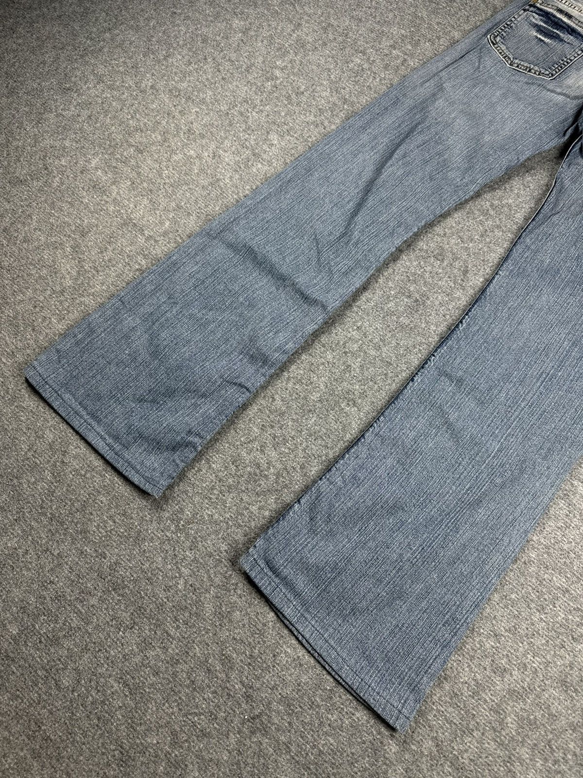 Japanese Brand Y2K Japanese brand flared jeans Size 27" / US 4 / IT 40 - 7 Thumbnail