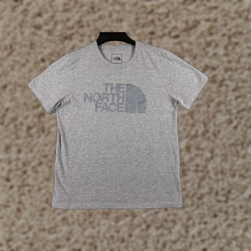 The North Face The North Face Women's T-Shirt Medium Gray Short Sleeve Crew Neck Cotton Blend Casual Active Wear Size M / US 6-8 / IT 42-44 - 1 Thumbnail