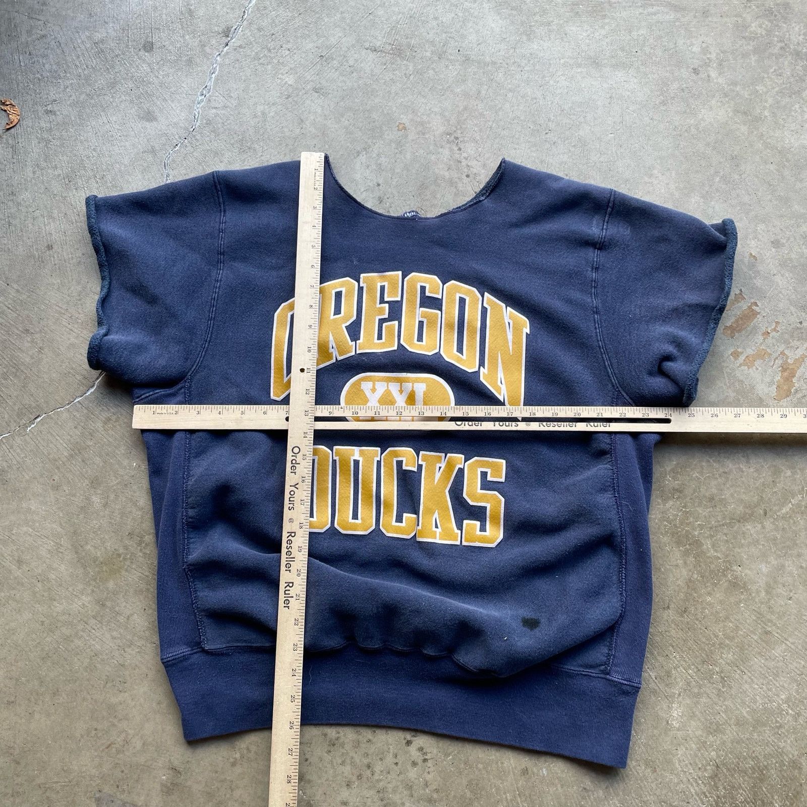 Vintage VINTAGE OREGON DUCKS REVERSE WEAVE CREWNECK XL 70S CHAMPION Size US XL / EU 56 / 4 - 6 Thumbnail