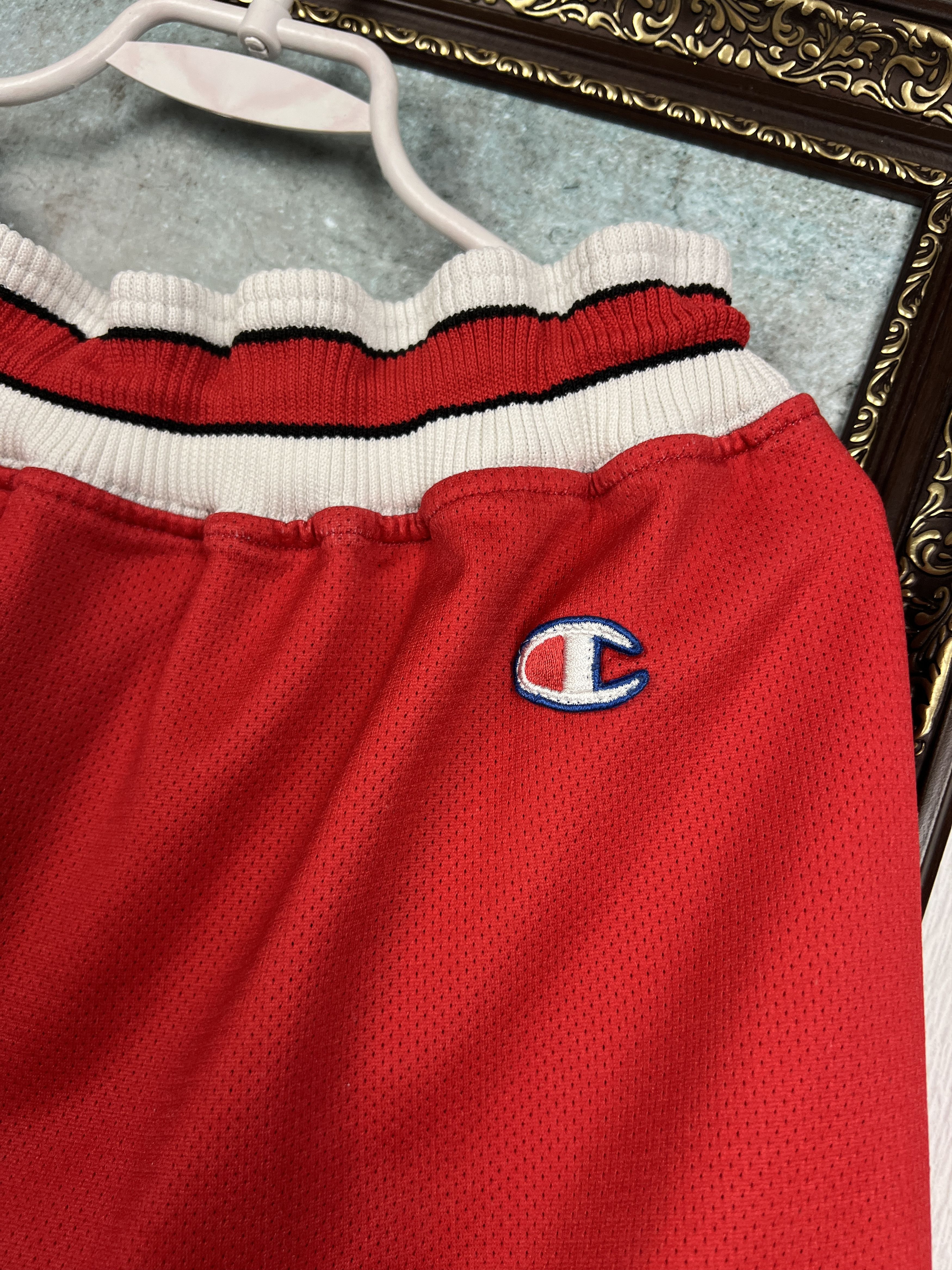 Champion Rare Authentic Pro Cut Game Shorts Chicago Bulls Champion Size US 34 / EU 50 - 5 Thumbnail