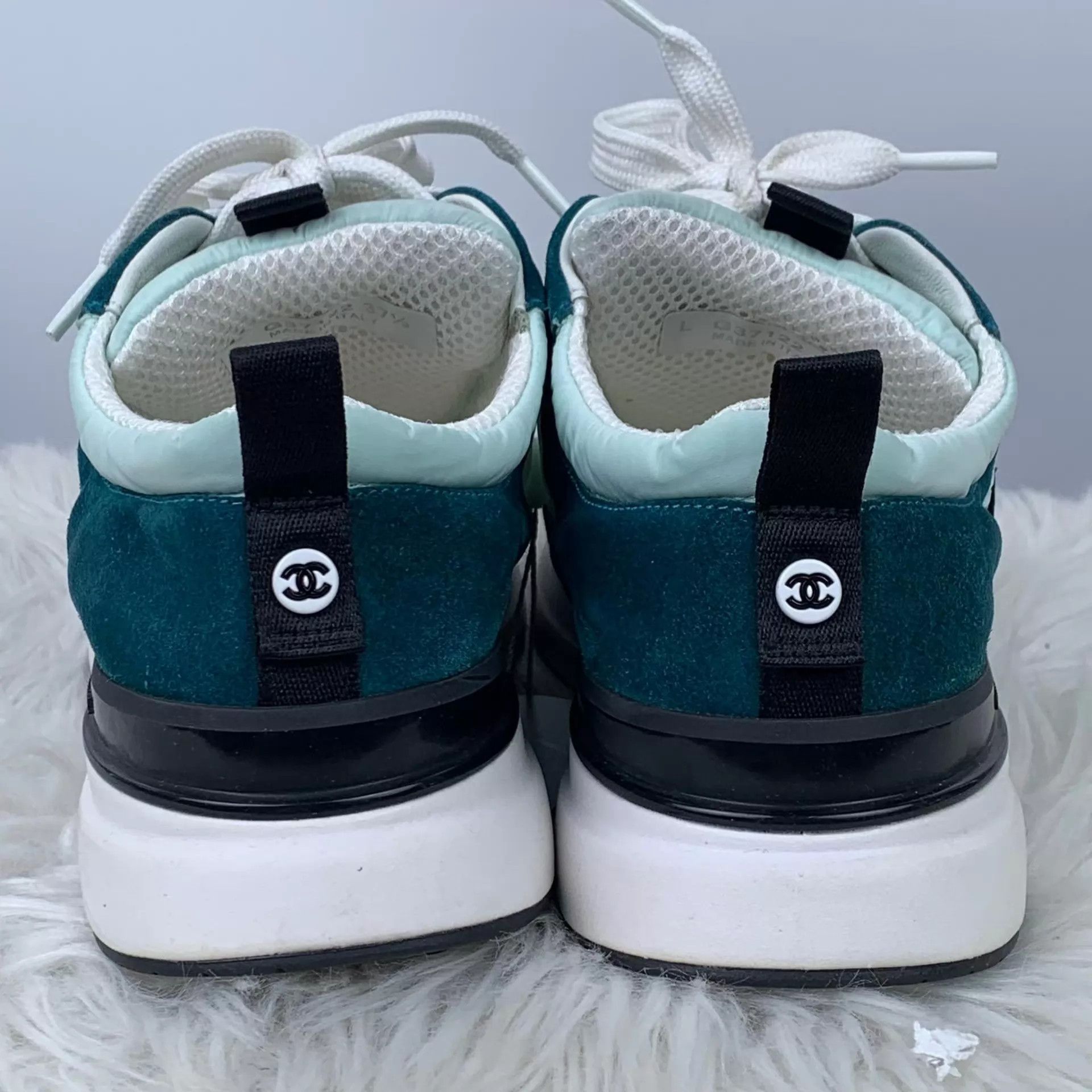 Chanel CHANEL Suede Green Sneakers Size 37.5 Size US 7 / IT 37 - 6 Thumbnail